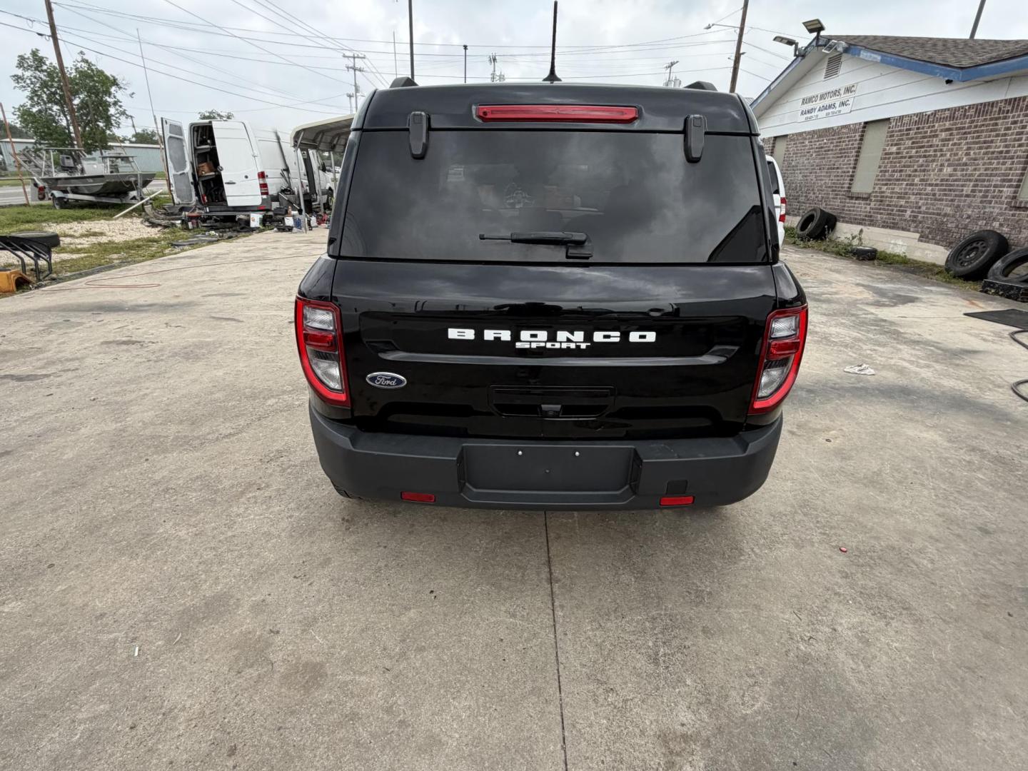 2023 Black Ford Bronco Sport Big Bend (3FMCR9B67PR) with an 1.5L L3 engine, 8A transmission, located at 1687 Business 35 S, New Braunfels, TX, 78130, (830) 625-7159, 29.655487, -98.051491 - Photo#6
