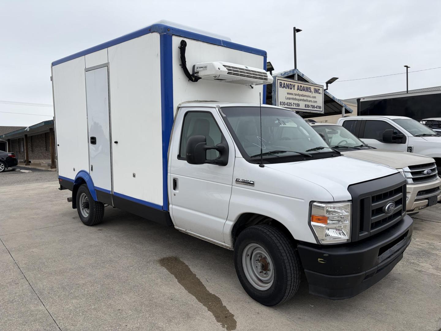 2023 White Ford Econoline E-350 Super Duty (1FDWE3FK2PD) with an 7.3LV8 OHV 16V engine, located at 1687 Business 35 S, New Braunfels, TX, 78130, (830) 625-7159, 29.655487, -98.051491 - Photo#1