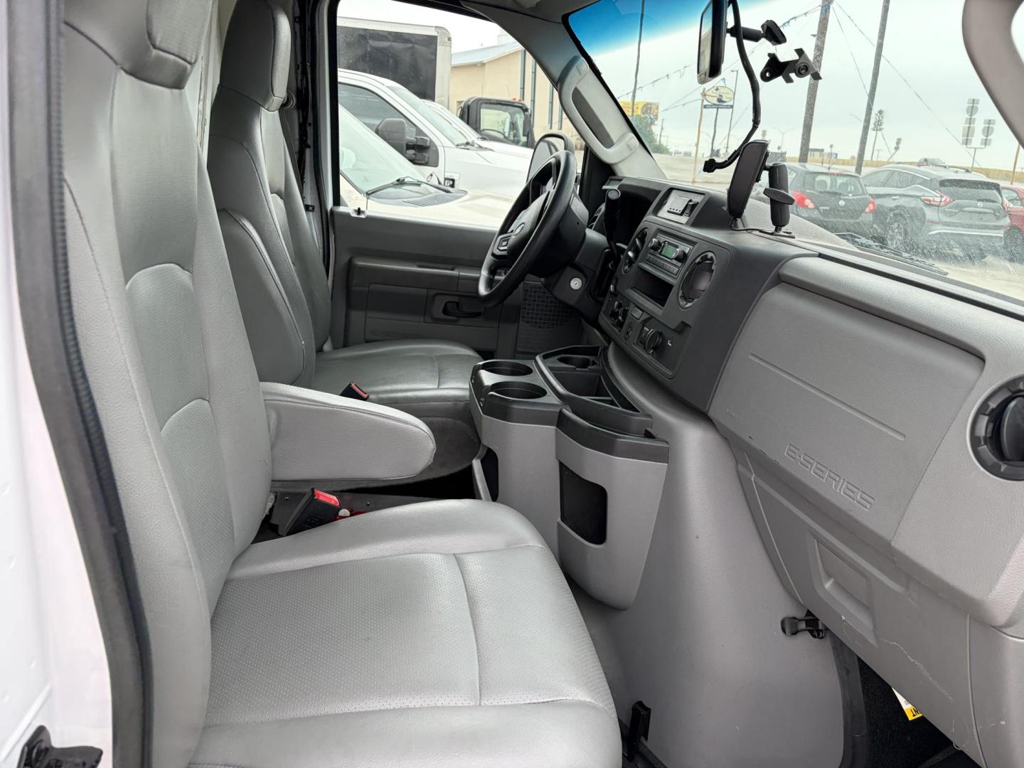 2023 White Ford Econoline E-350 Super Duty (1FDWE3FK2PD) with an 7.3LV8 OHV 16V engine, located at 1687 Business 35 S, New Braunfels, TX, 78130, (830) 625-7159, 29.655487, -98.051491 - Photo#2
