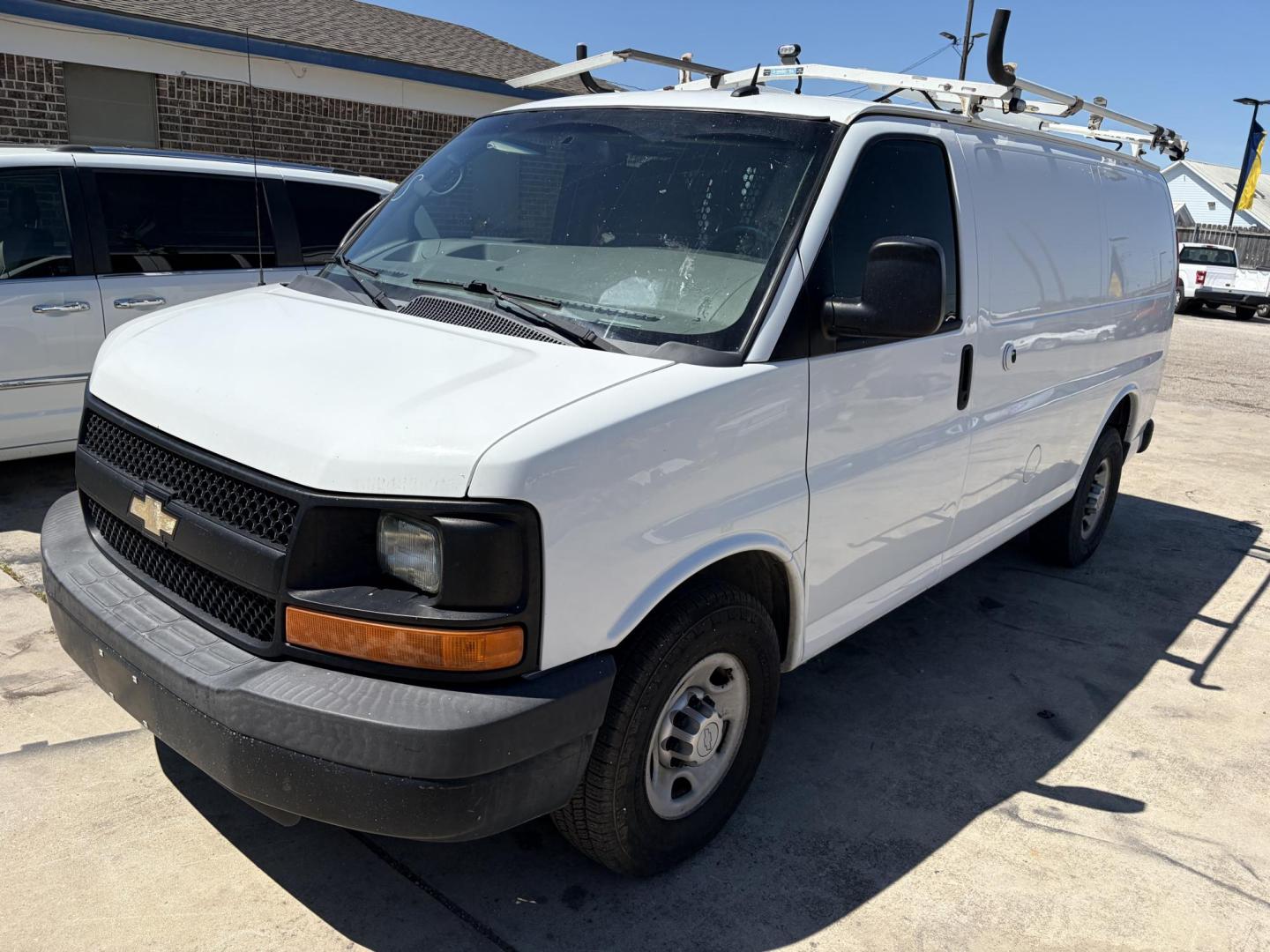 2015 Chevrolet Express 2500 Work Van HD's photo