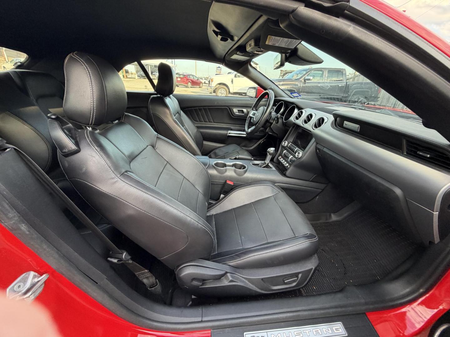 2022 Red Ford Mustang GT Premium Convertible (1FATP8FF0N5) with an 5.0L V8 DOHC 32V engine, located at 1687 Business 35 S, New Braunfels, TX, 78130, (830) 625-7159, 29.655487, -98.051491 - Photo#2