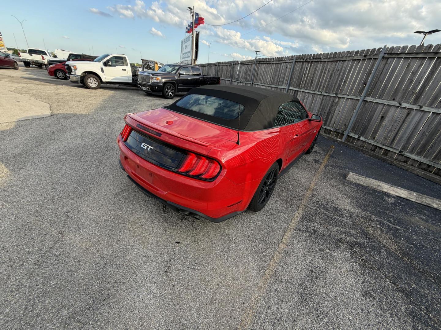 2022 Red Ford Mustang GT Premium Convertible (1FATP8FF0N5) with an 5.0L V8 DOHC 32V engine, located at 1687 Business 35 S, New Braunfels, TX, 78130, (830) 625-7159, 29.655487, -98.051491 - Photo#5