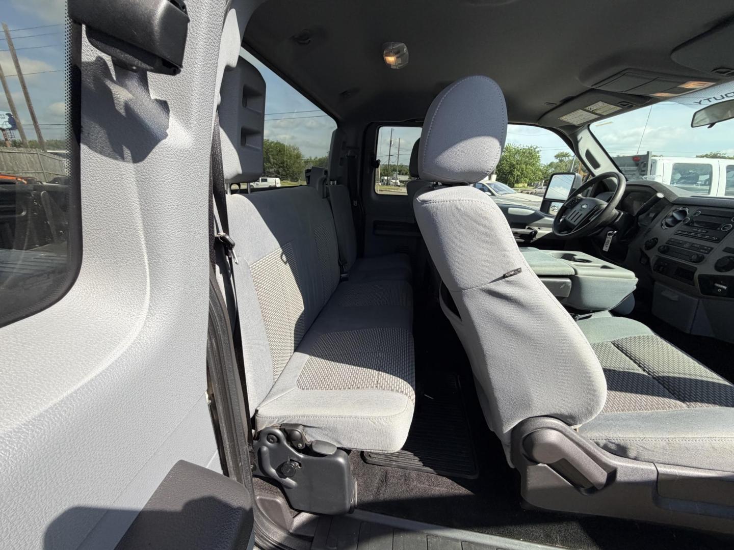 2016 Gray Ford F-250 SD XLT SuperCab 2WD (1FT7X2A69GE) with an 6.2L V8 OHV 16V engine, 6A transmission, located at 1687 Business 35 S, New Braunfels, TX, 78130, (830) 625-7159, 29.655487, -98.051491 - Photo#7