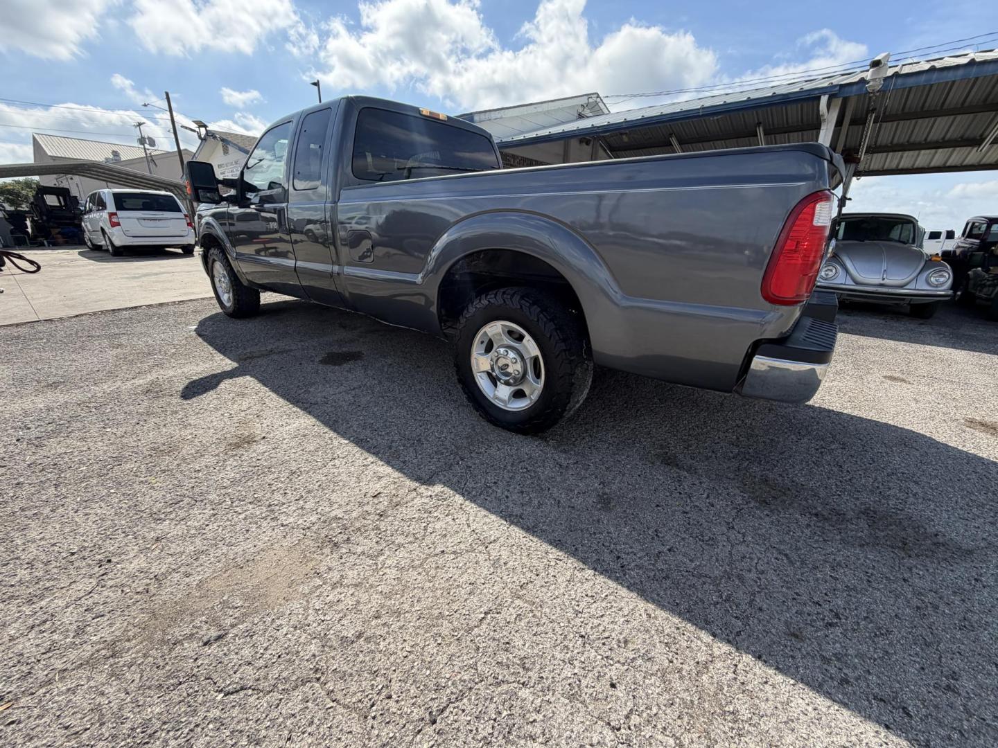 2016 Gray Ford F-250 SD XLT SuperCab 2WD (1FT7X2A69GE) with an 6.2L V8 OHV 16V engine, 6A transmission, located at 1687 Business 35 S, New Braunfels, TX, 78130, (830) 625-7159, 29.655487, -98.051491 - Photo#10