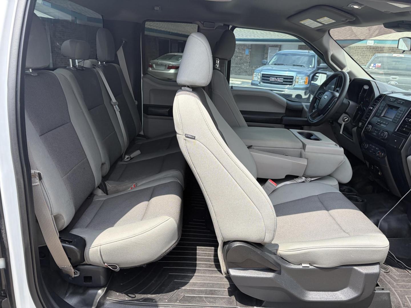 2019 White Ford F-150 XL SuperCab 8-ft. Bed 4WD (1FTFX1E46KK) with an 3.5L V6 DOHC 24V engine, 6A transmission, located at 1687 Business 35 S, New Braunfels, TX, 78130, (830) 625-7159, 29.655487, -98.051491 - Photo#4
