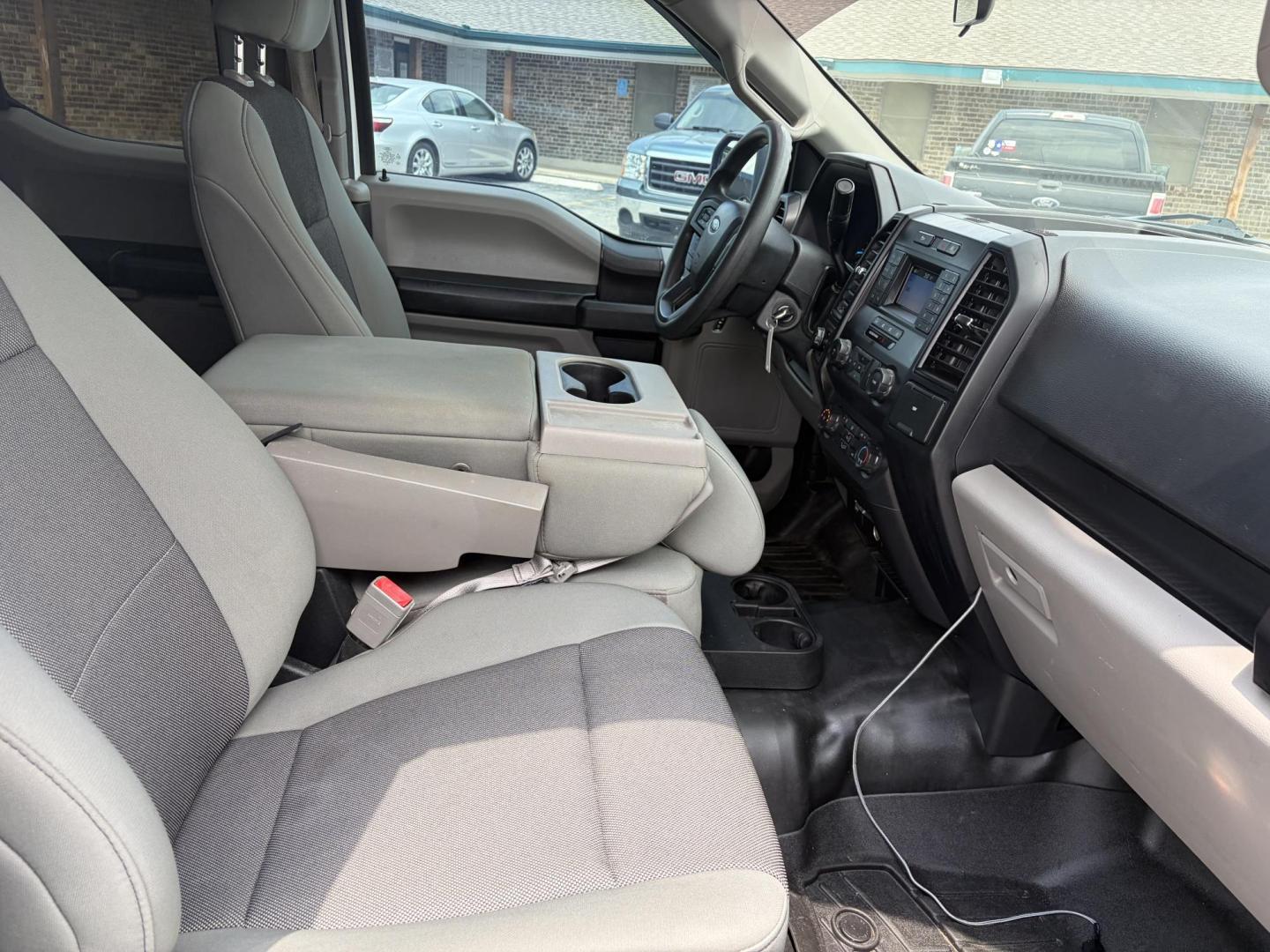 2019 White Ford F-150 XL SuperCab 8-ft. Bed 4WD (1FTFX1E46KK) with an 3.5L V6 DOHC 24V engine, 6A transmission, located at 1687 Business 35 S, New Braunfels, TX, 78130, (830) 625-7159, 29.655487, -98.051491 - Photo#2