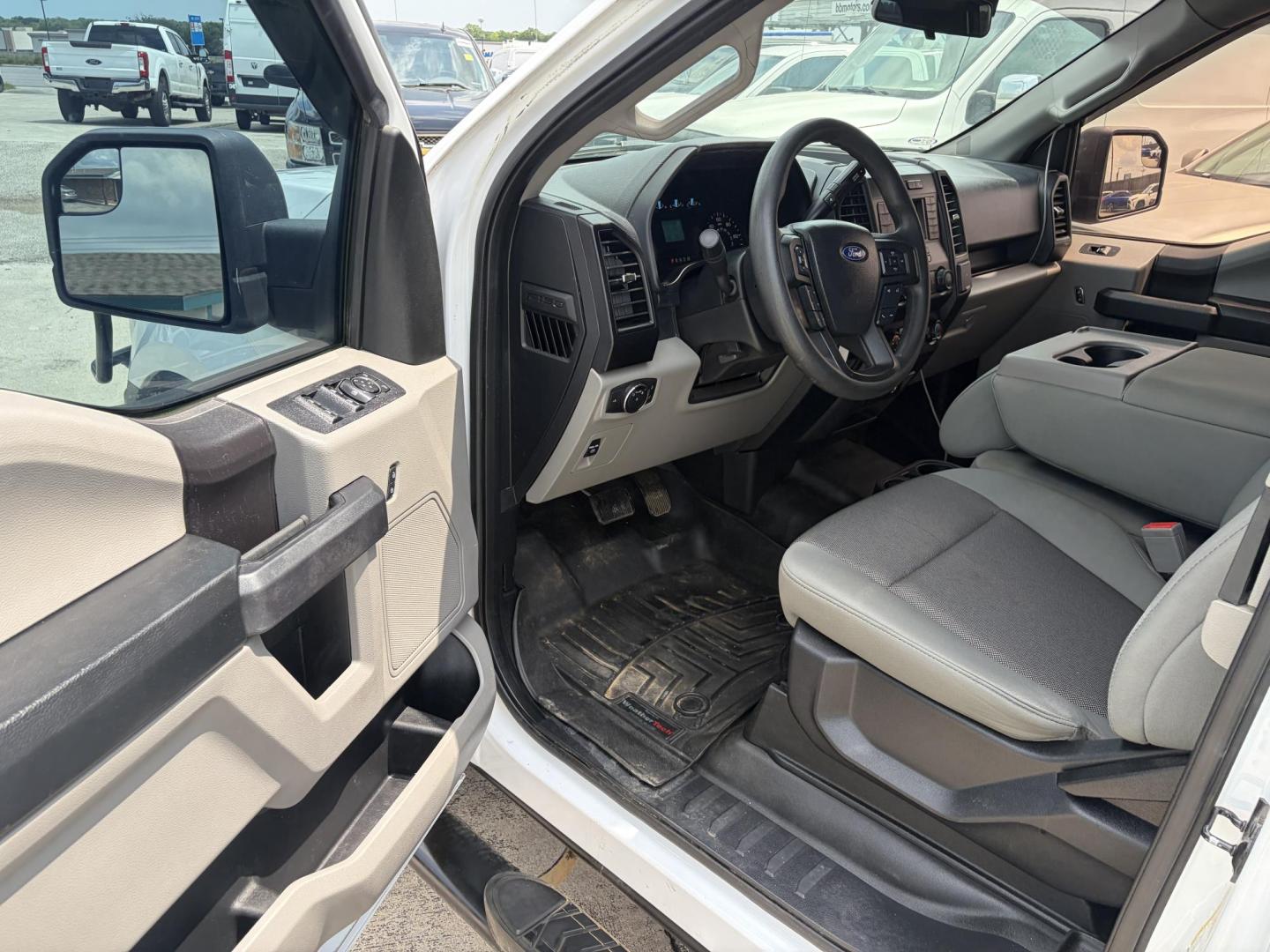 2019 White Ford F-150 XL SuperCab 8-ft. Bed 4WD (1FTFX1E46KK) with an 3.5L V6 DOHC 24V engine, 6A transmission, located at 1687 Business 35 S, New Braunfels, TX, 78130, (830) 625-7159, 29.655487, -98.051491 - Photo#8