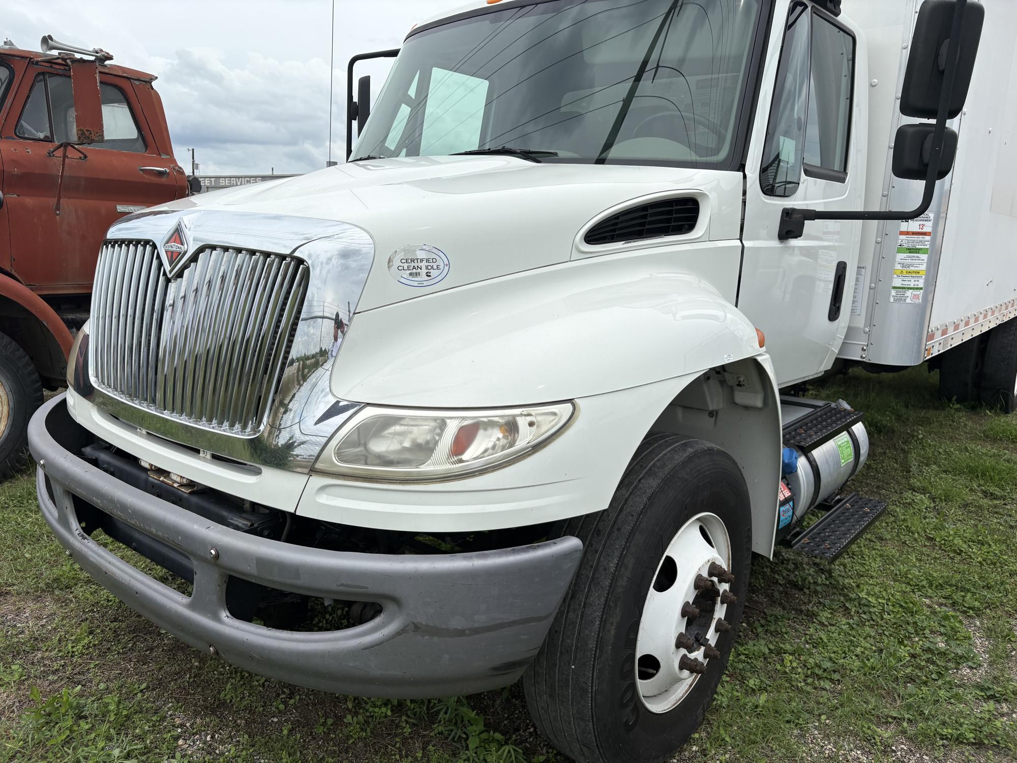photo of 2017 International DuraStar 4300 -