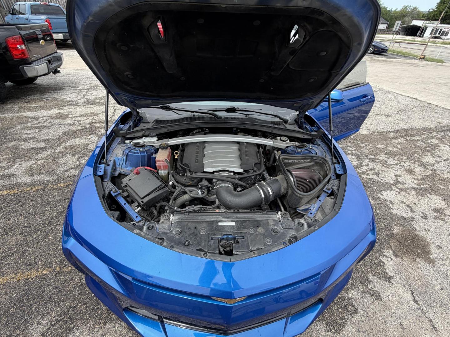 2017 Blue Chevrolet Camaro 2SS Convertible (1G1FH3D7XH0) with an 6.2L V8 OHV 16V engine, 6A transmission, located at 1687 Business 35 S, New Braunfels, TX, 78130, (830) 625-7159, 29.655487, -98.051491 - Photo#13