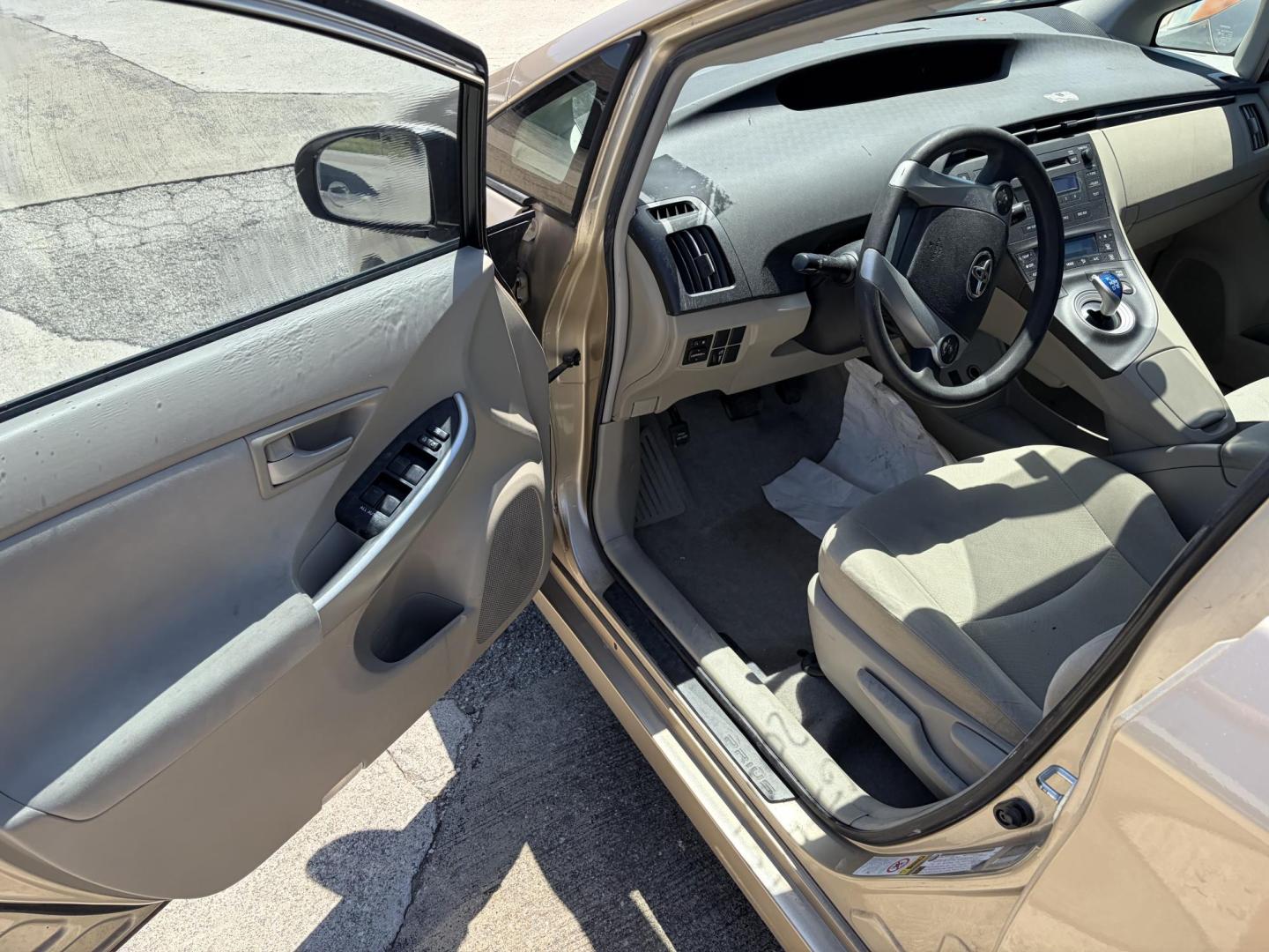 2010 Tan Toyota Prius Prius II (JTDKN3DUXA0) with an 1.8L L4 DOHC 16V engine, Continuously Variable Transmisson transmission, located at 1687 Business 35 S, New Braunfels, TX, 78130, (830) 625-7159, 29.655487, -98.051491 - Photo#7