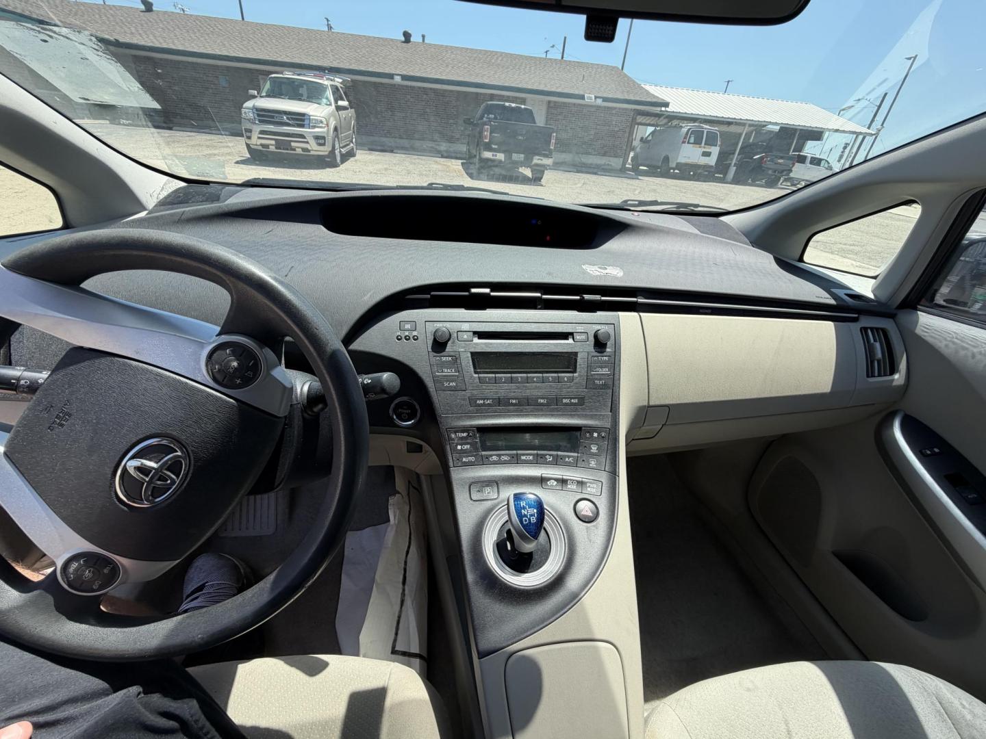 2010 Tan Toyota Prius Prius II (JTDKN3DUXA0) with an 1.8L L4 DOHC 16V engine, Continuously Variable Transmisson transmission, located at 1687 Business 35 S, New Braunfels, TX, 78130, (830) 625-7159, 29.655487, -98.051491 - Photo#9