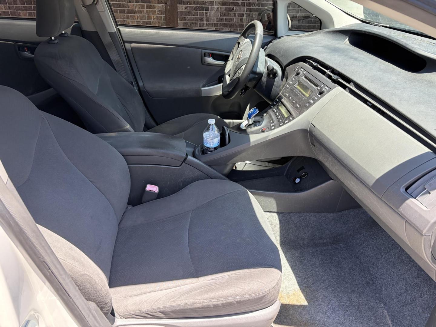 2011 White Toyota Prius Prius I (JTDKN3DU8B5) with an 1.8L L4 DOHC 16V engine, Continuously Variable Transmission transmission, located at 1687 Business 35 S, New Braunfels, TX, 78130, (830) 625-7159, 29.655487, -98.051491 - Photo#2