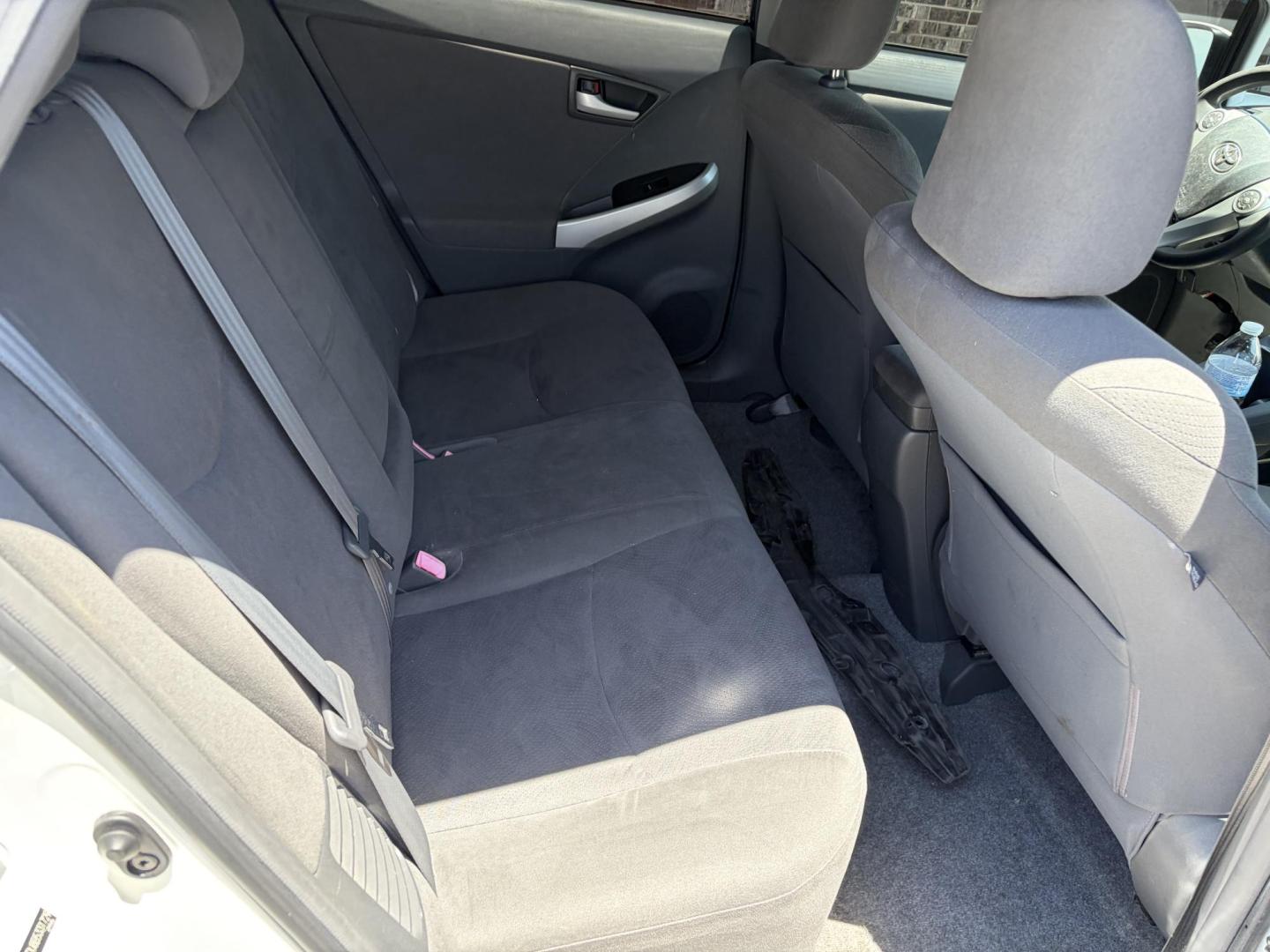 2011 White Toyota Prius Prius I (JTDKN3DU8B5) with an 1.8L L4 DOHC 16V engine, Continuously Variable Transmission transmission, located at 1687 Business 35 S, New Braunfels, TX, 78130, (830) 625-7159, 29.655487, -98.051491 - Photo#4