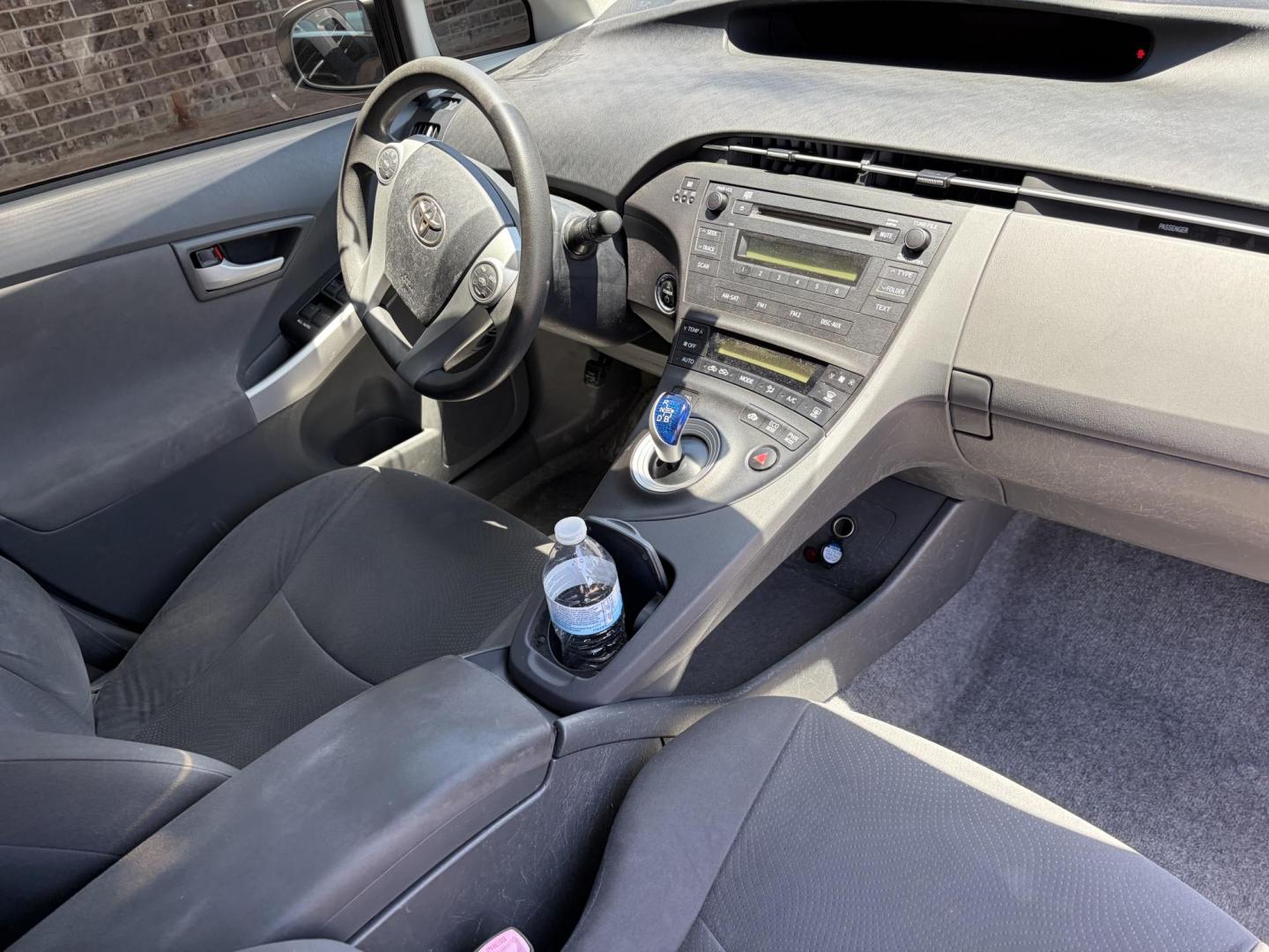 2011 White Toyota Prius Prius I (JTDKN3DU8B5) with an 1.8L L4 DOHC 16V engine, Continuously Variable Transmission transmission, located at 1687 Business 35 S, New Braunfels, TX, 78130, (830) 625-7159, 29.655487, -98.051491 - Photo#3