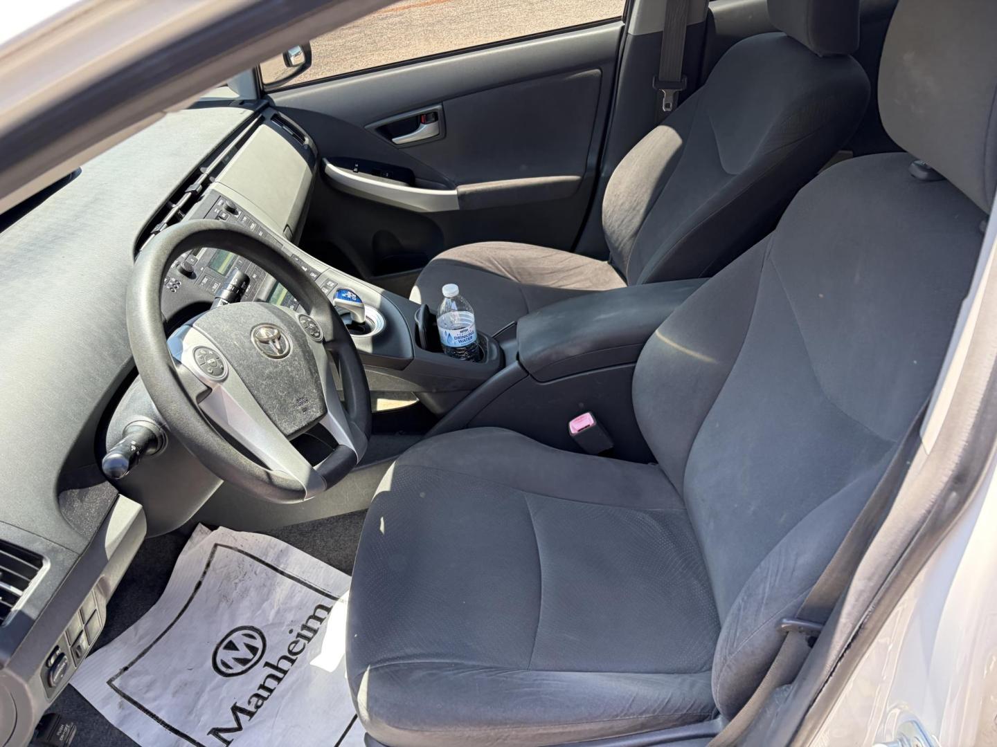 2011 White Toyota Prius Prius I (JTDKN3DU8B5) with an 1.8L L4 DOHC 16V engine, Continuously Variable Transmission transmission, located at 1687 Business 35 S, New Braunfels, TX, 78130, (830) 625-7159, 29.655487, -98.051491 - Photo#9