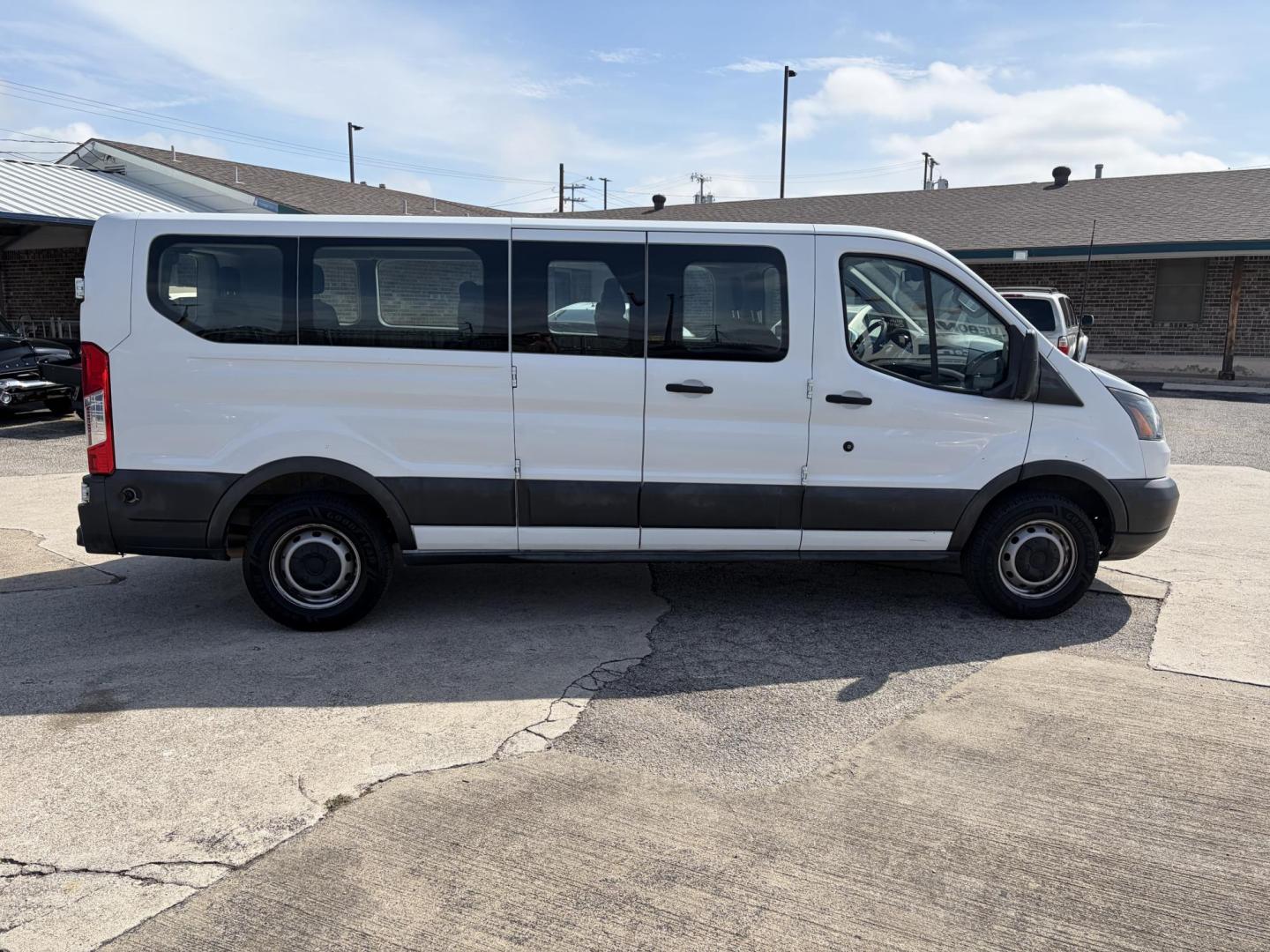 2017 White Ford Transit 350 Wagon Low Roof XLT 60/40 Pass. 148-in. WB (1FBZX2ZM4HK) with an 3.7L V6 DOHC 24V engine, 6A transmission, located at 1687 Business 35 S, New Braunfels, TX, 78130, (830) 625-7159, 29.655487, -98.051491 - Photo#6