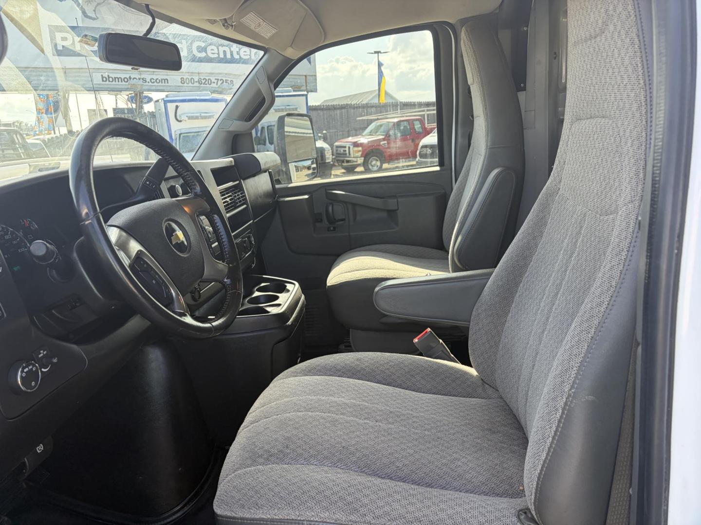 2019 White Chevrolet Express G3500 139" (1HA3GRCG3KN) with an 6.0L V8 OHV 16V FFV engine, 6A transmission, located at 1687 Business 35 S, New Braunfels, TX, 78130, (830) 625-7159, 29.655487, -98.051491 - Photo#5
