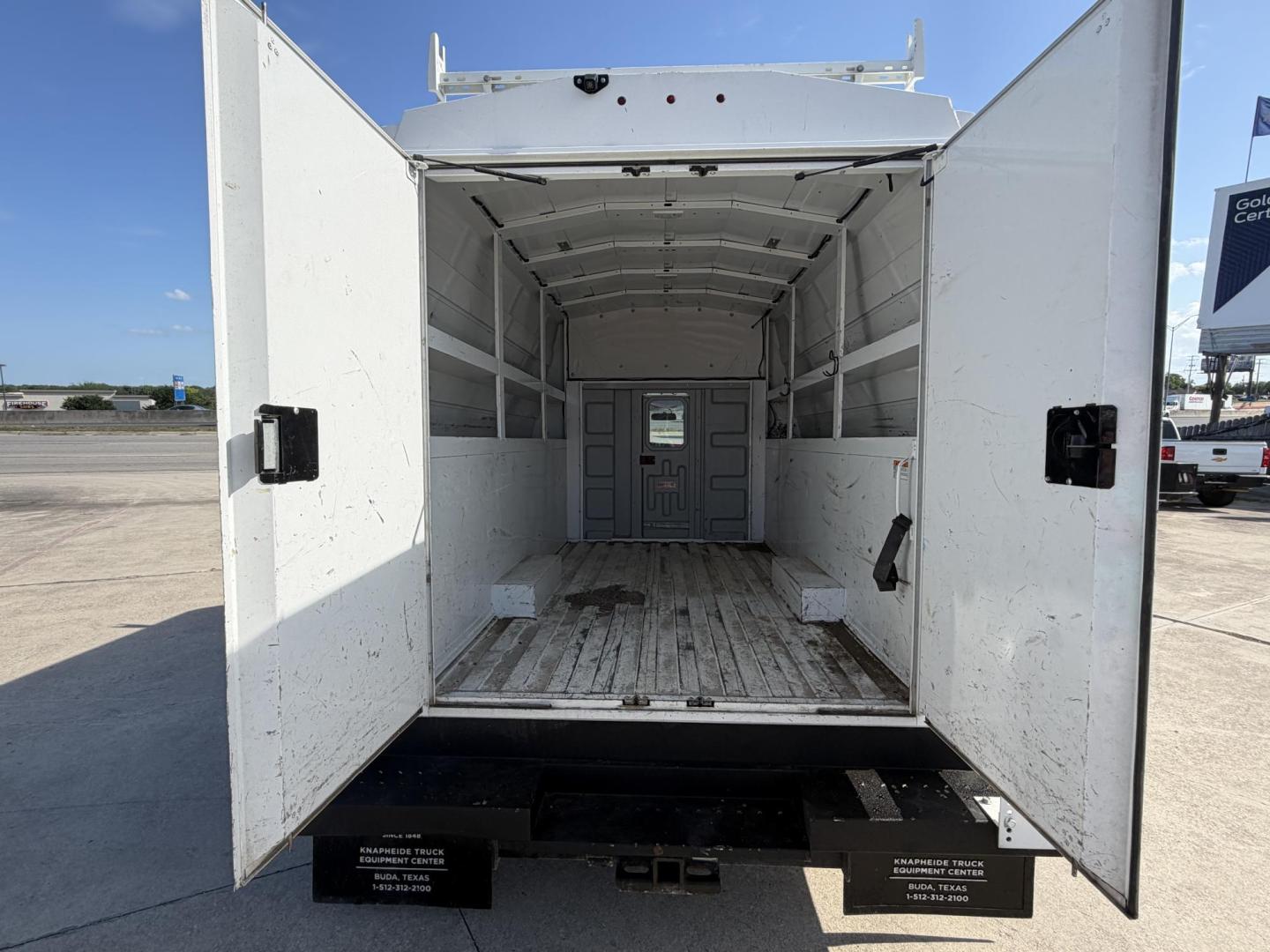 2019 White Chevrolet Express G3500 139" (1HA3GRCG3KN) with an 6.0L V8 OHV 16V FFV engine, 6A transmission, located at 1687 Business 35 S, New Braunfels, TX, 78130, (830) 625-7159, 29.655487, -98.051491 - Photo#10