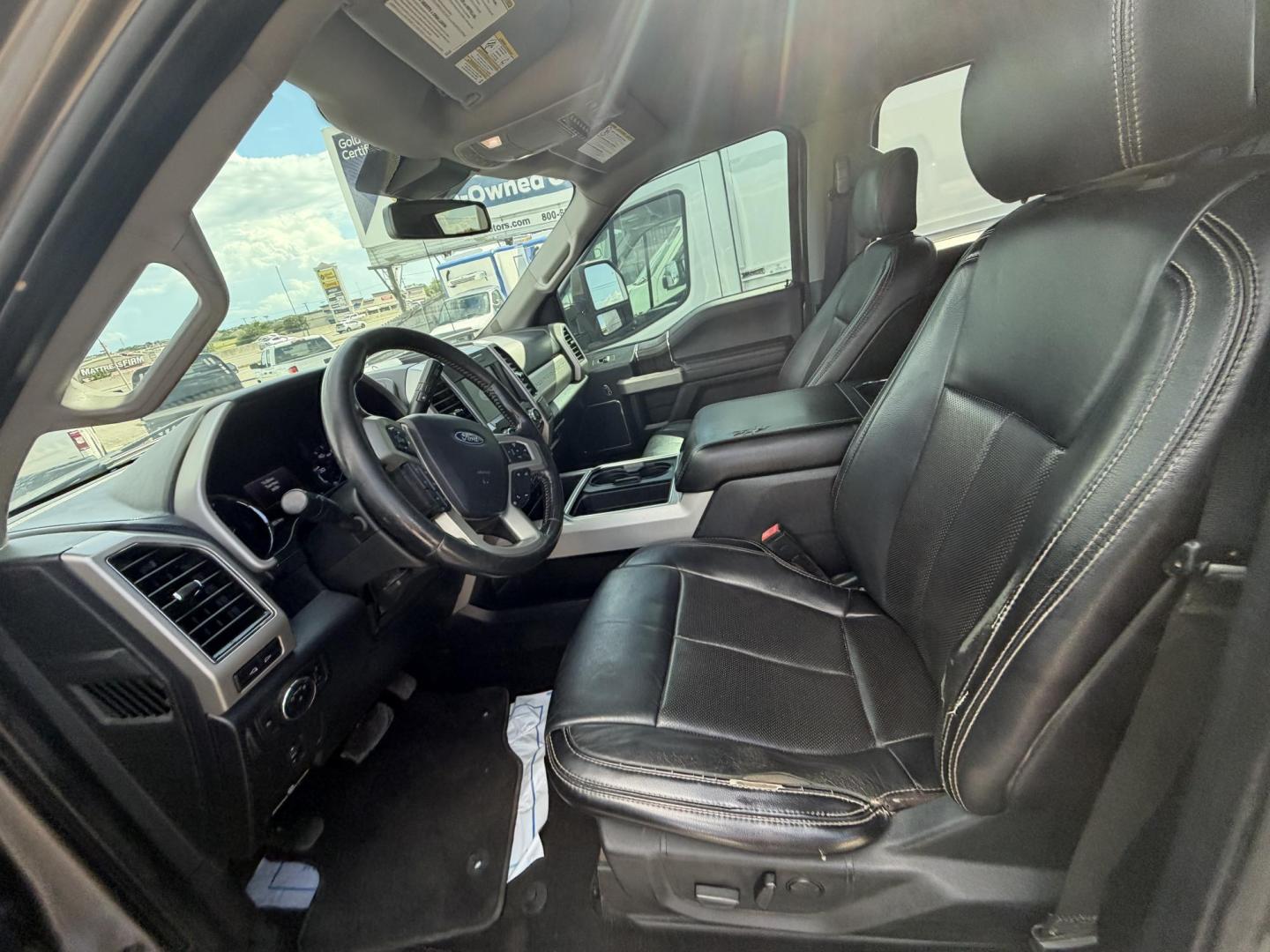 2020 Black Ford F-350 SD Lariat Crew Cab Long Bed DRW 4WD (1FD8W3HT1LE) with an 6.7L V8 OHV 16V DIESEL engine, 6A transmission, located at 1687 Business 35 S, New Braunfels, TX, 78130, (830) 625-7159, 29.655487, -98.051491 - Photo#12