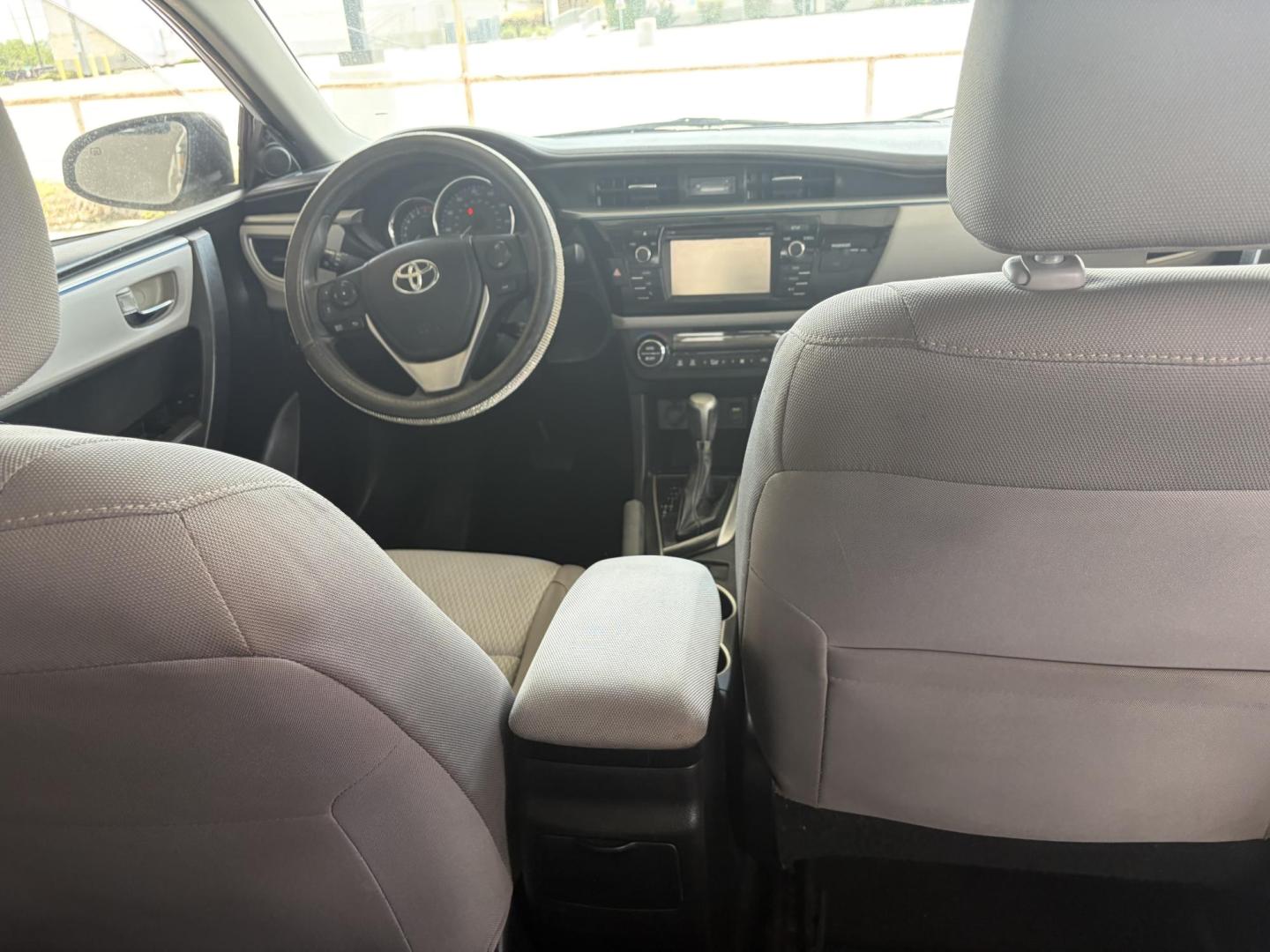 2016 White Toyota Corolla L 4-Speed AT (5YFBURHE0GP) with an 1.8L L4 DOHC 16V engine, 4A transmission, located at 1687 Business 35 S, New Braunfels, TX, 78130, (830) 625-7159, 29.655487, -98.051491 - Photo#5