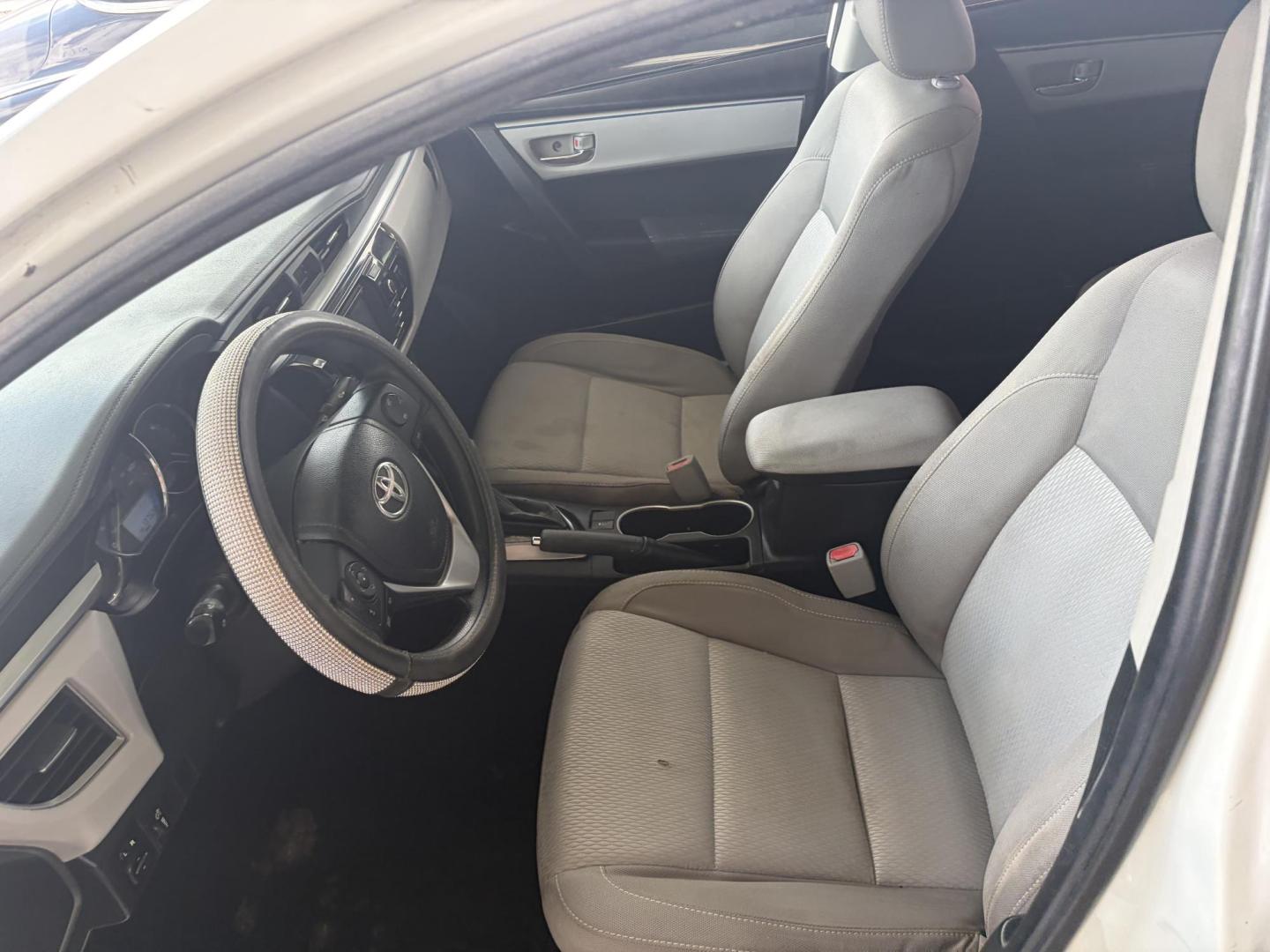 2016 White Toyota Corolla L 4-Speed AT (5YFBURHE0GP) with an 1.8L L4 DOHC 16V engine, 4A transmission, located at 1687 Business 35 S, New Braunfels, TX, 78130, (830) 625-7159, 29.655487, -98.051491 - Photo#10