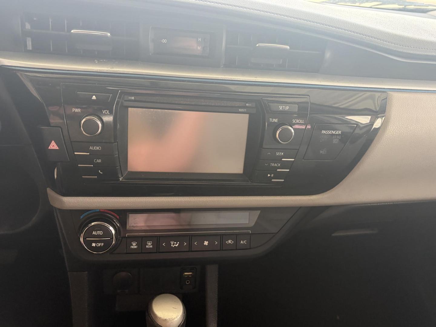 2016 White Toyota Corolla L 4-Speed AT (5YFBURHE0GP) with an 1.8L L4 DOHC 16V engine, 4A transmission, located at 1687 Business 35 S, New Braunfels, TX, 78130, (830) 625-7159, 29.655487, -98.051491 - Photo#12