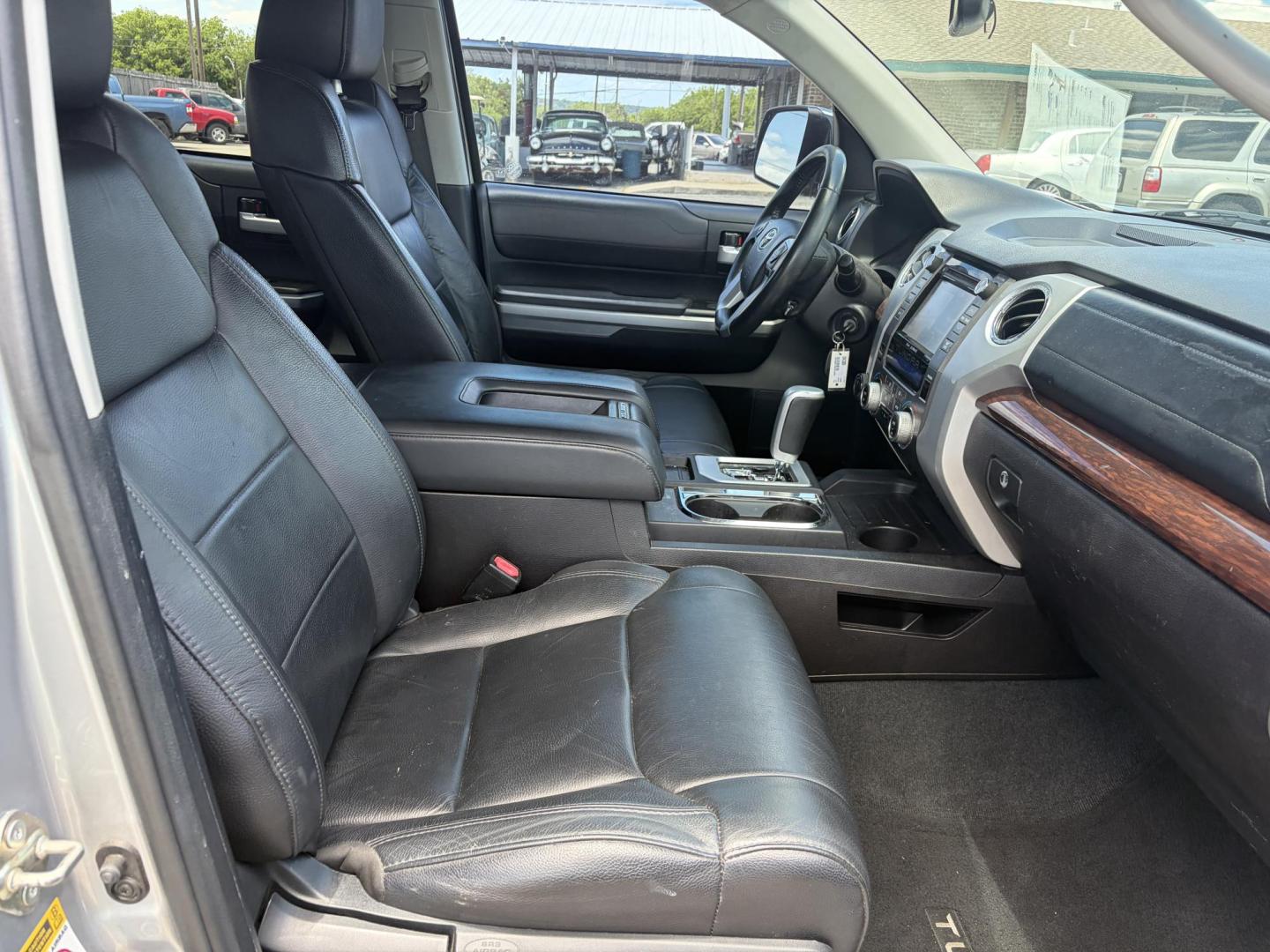 2014 Silver Toyota Tundra Limited 5.7L FFV CrewMax 4WD (5TFHW5F1XEX) with an 5.7L V8 DOHC 32V FFV engine, 6-Speed Automatic transmission, located at 1687 Business 35 S, New Braunfels, TX, 78130, (830) 625-7159, 29.655487, -98.051491 - Photo#2