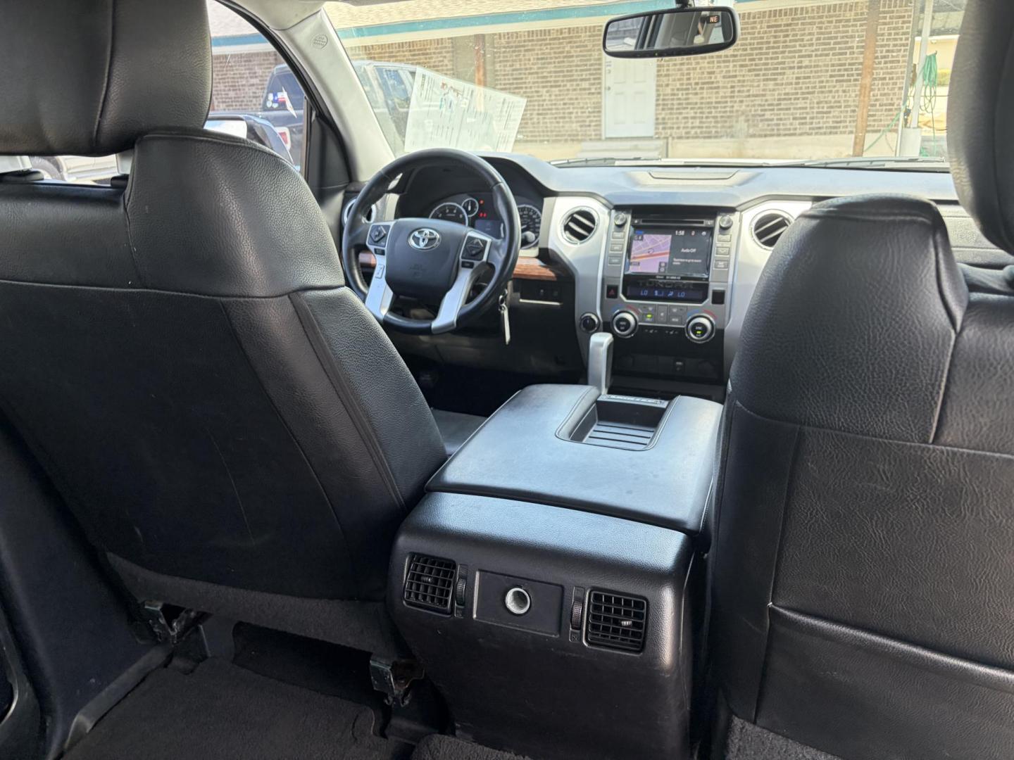 2014 Silver Toyota Tundra Limited 5.7L FFV CrewMax 4WD (5TFHW5F1XEX) with an 5.7L V8 DOHC 32V FFV engine, 6-Speed Automatic transmission, located at 1687 Business 35 S, New Braunfels, TX, 78130, (830) 625-7159, 29.655487, -98.051491 - Photo#5