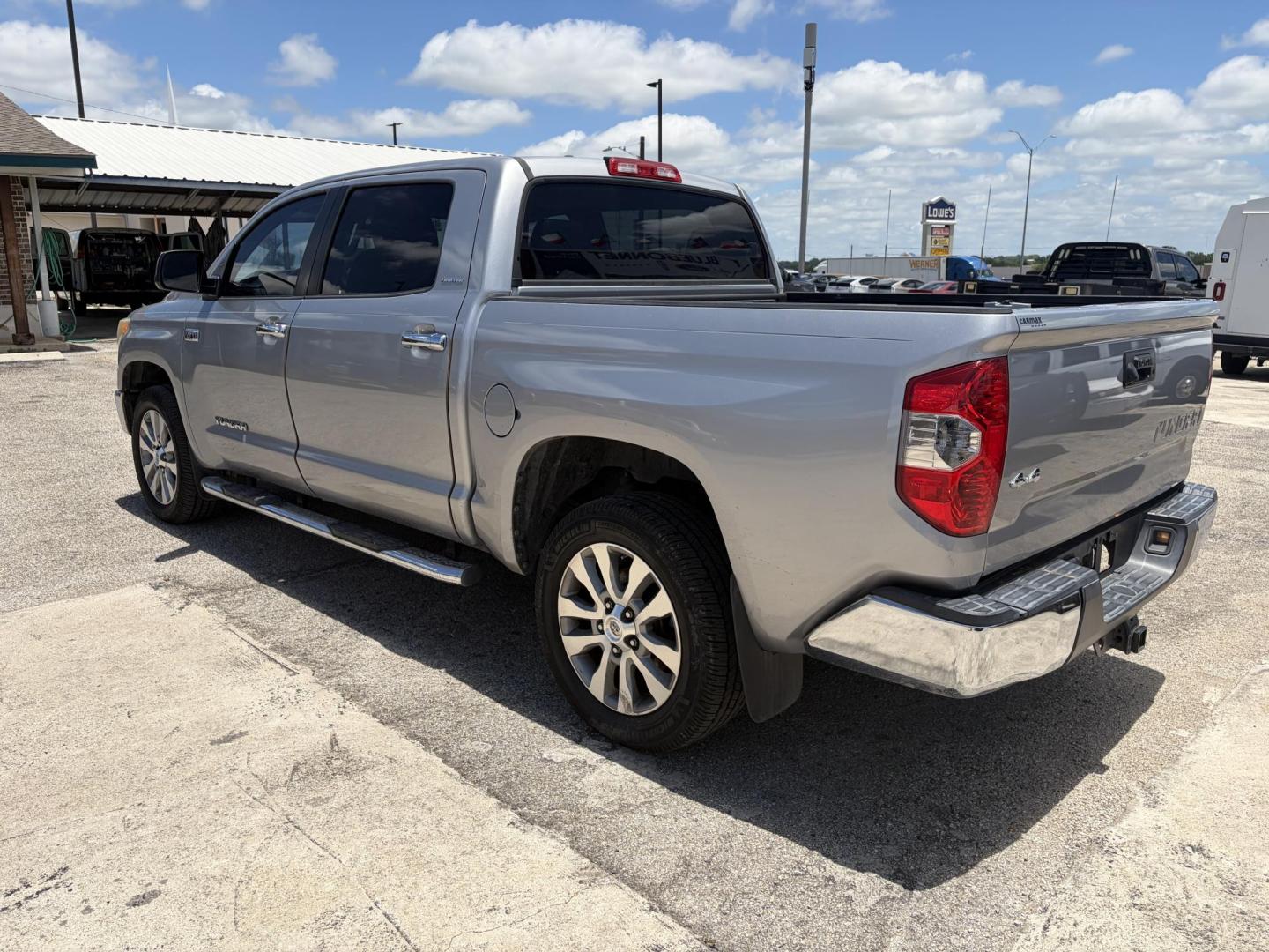 2014 Silver Toyota Tundra Limited 5.7L FFV CrewMax 4WD (5TFHW5F1XEX) with an 5.7L V8 DOHC 32V FFV engine, 6-Speed Automatic transmission, located at 1687 Business 35 S, New Braunfels, TX, 78130, (830) 625-7159, 29.655487, -98.051491 - Photo#8