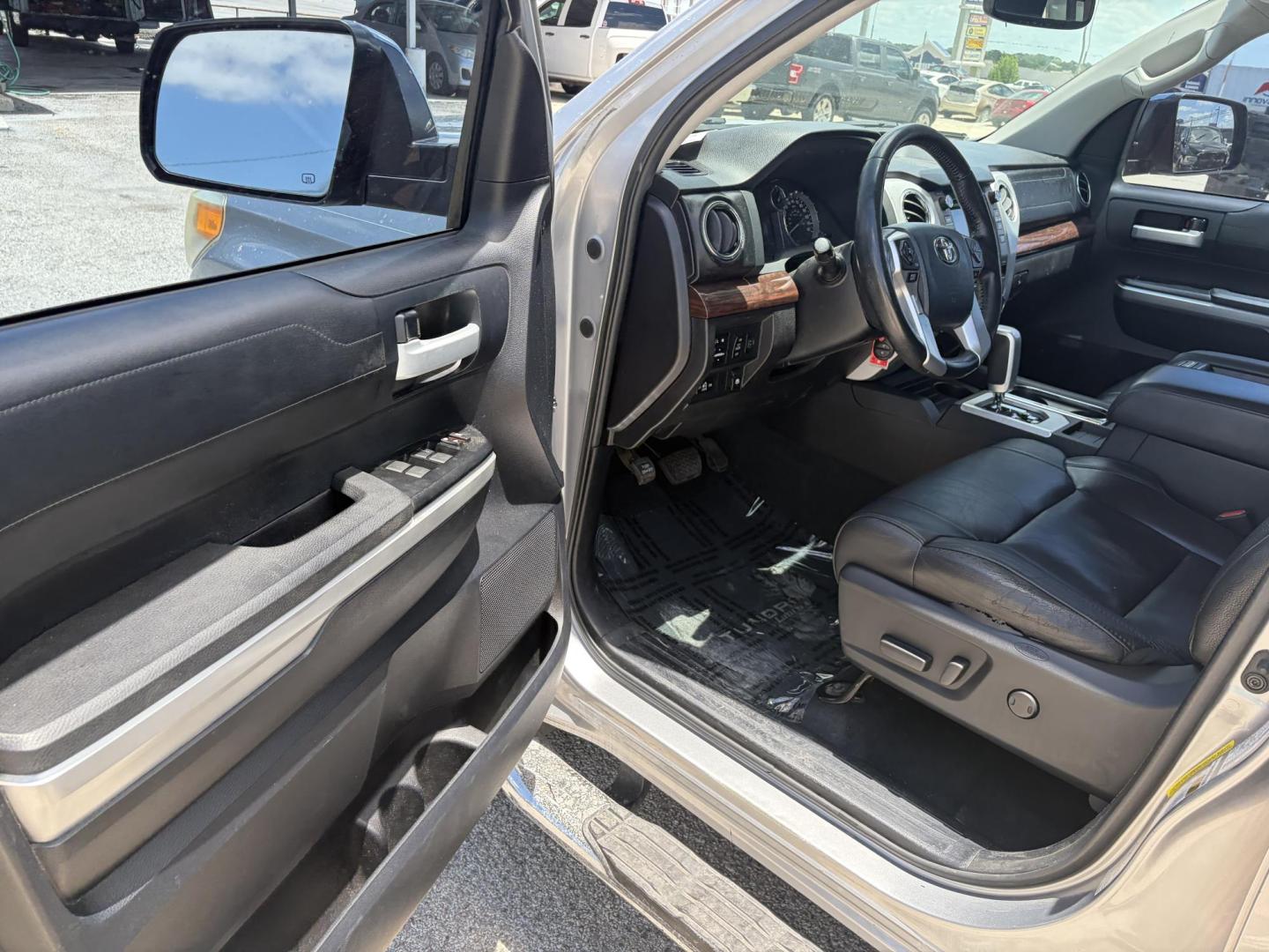 2014 Silver Toyota Tundra Limited 5.7L FFV CrewMax 4WD (5TFHW5F1XEX) with an 5.7L V8 DOHC 32V FFV engine, 6-Speed Automatic transmission, located at 1687 Business 35 S, New Braunfels, TX, 78130, (830) 625-7159, 29.655487, -98.051491 - Photo#10