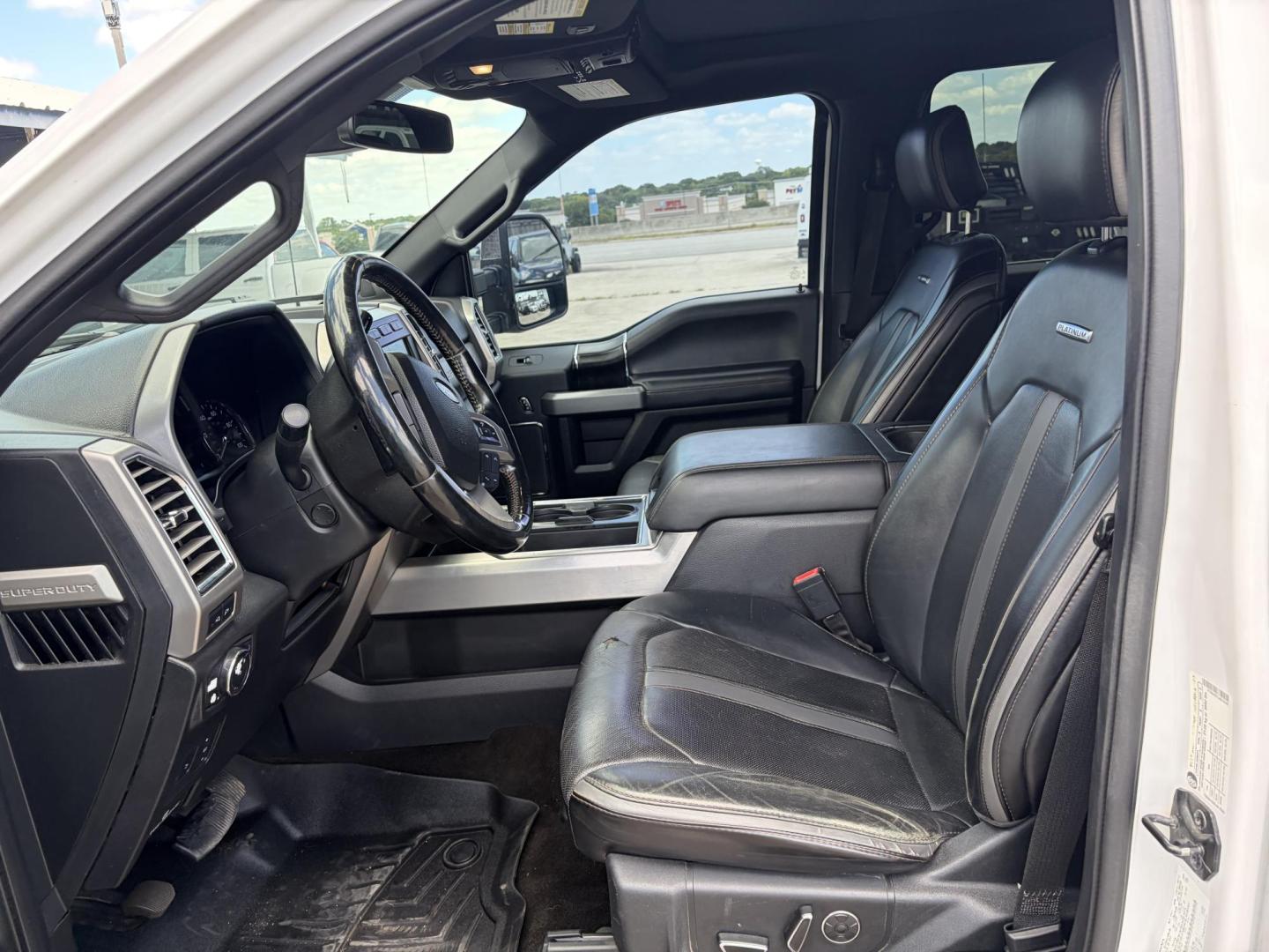 2018 White Ford F-450 SD Platinum Crew Cab DRW 4WD (1FT8W4DT5JE) with an 6.7L V8 OHV 16V DIESEL engine, 6A transmission, located at 1687 Business 35 S, New Braunfels, TX, 78130, (830) 625-7159, 29.655487, -98.051491 - Photo#11