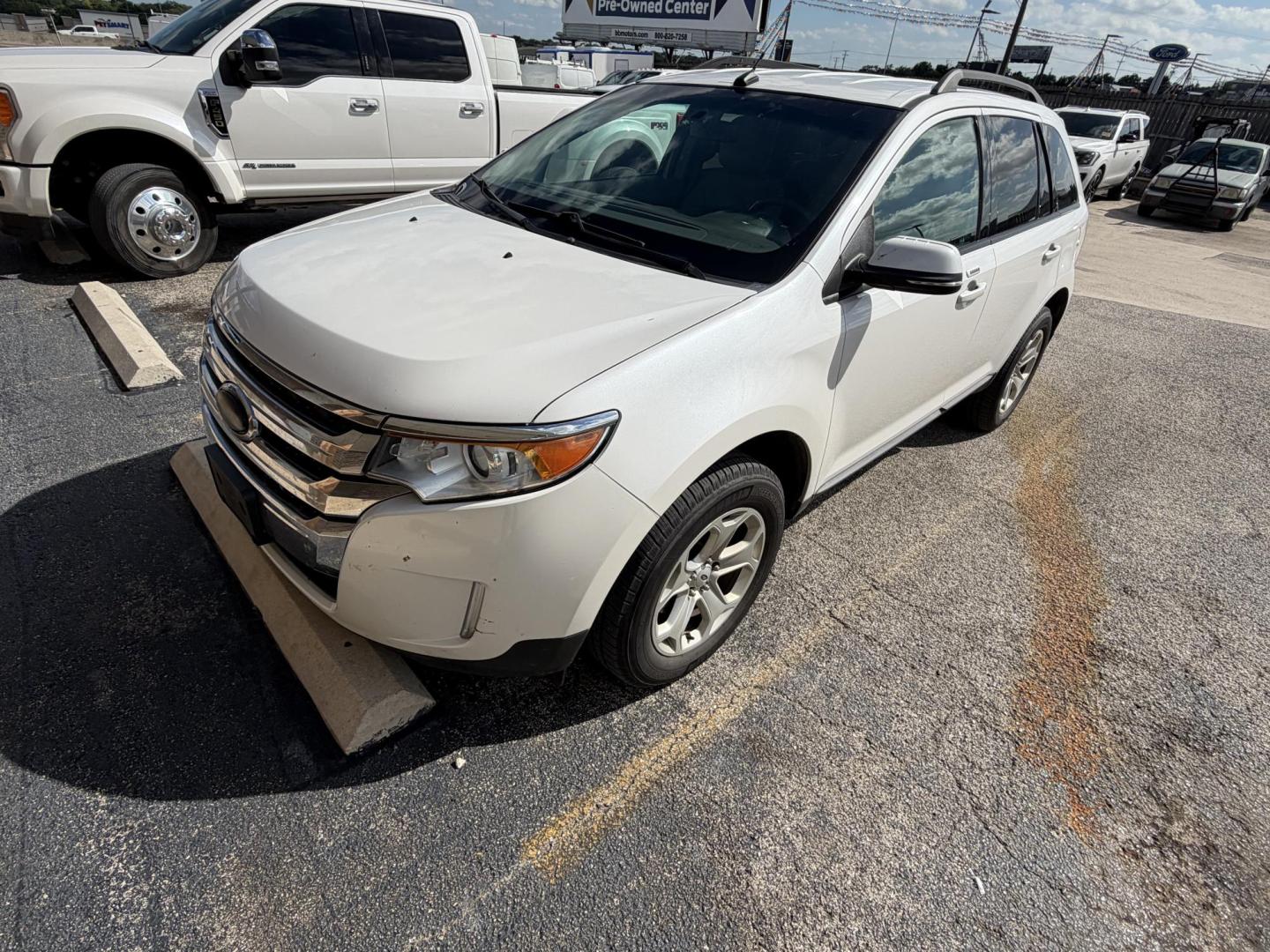 2014 White Ford Edge SEL FWD (2FMDK3JC9EB) with an 3.5L V6 DOHC 24V engine, 6-Speed Automatic transmission, located at 1687 Business 35 S, New Braunfels, TX, 78130, (830) 625-7159, 29.655487, -98.051491 - Photo#0