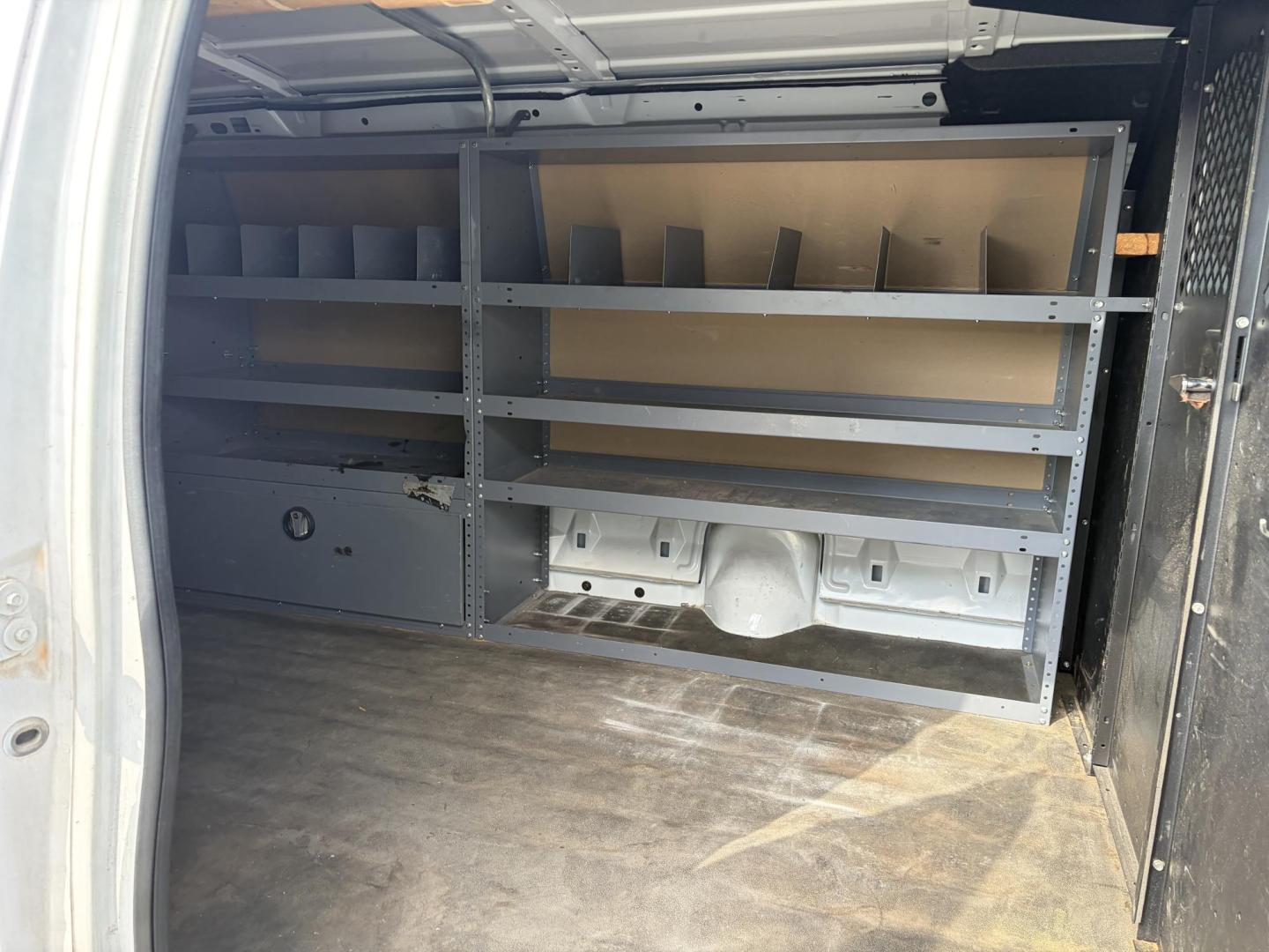 2013 White Ford E-Series Van E-250 (1FTNE2EW4DD) with an 4.6L V8 SOHC 16V engine, 4-Speed Automatic transmission, located at 1687 Business 35 S, New Braunfels, TX, 78130, (830) 625-7159, 29.655487, -98.051491 - Photo#5