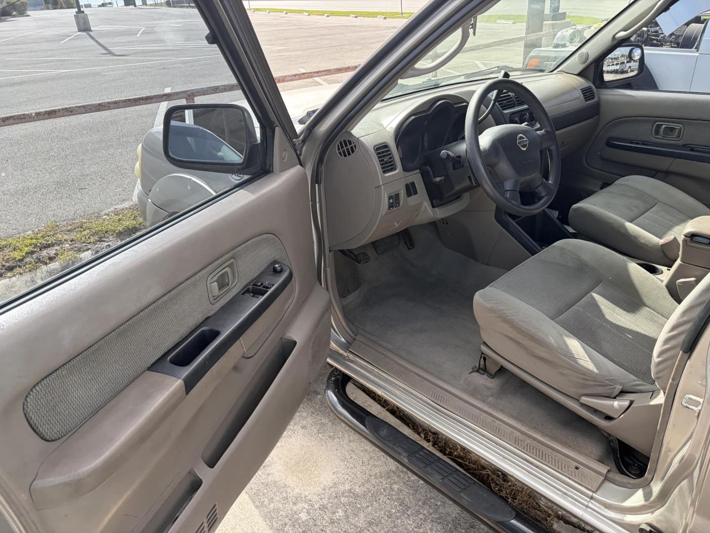 2004 Tan Nissan Frontier King Cab 2WD (1N6DD26T24C) with an 2.4L L4 DOHC 16V engine, 5-Speed Manual Overdrive transmission, located at 1687 Business 35 S, New Braunfels, TX, 78130, (830) 625-7159, 29.655487, -98.051491- Photo#6