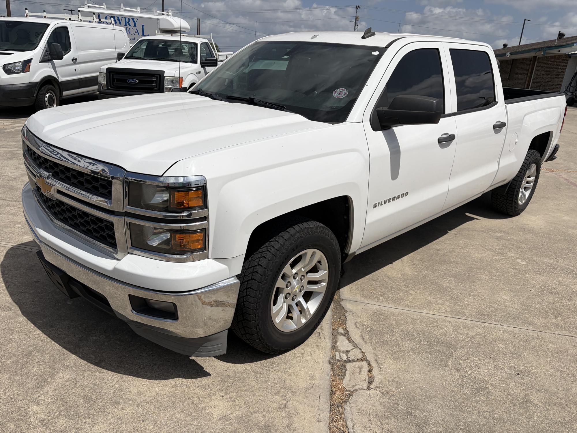 photo of 2014 Chevrolet Silverado 1500 1LT Crew Cab 2WD