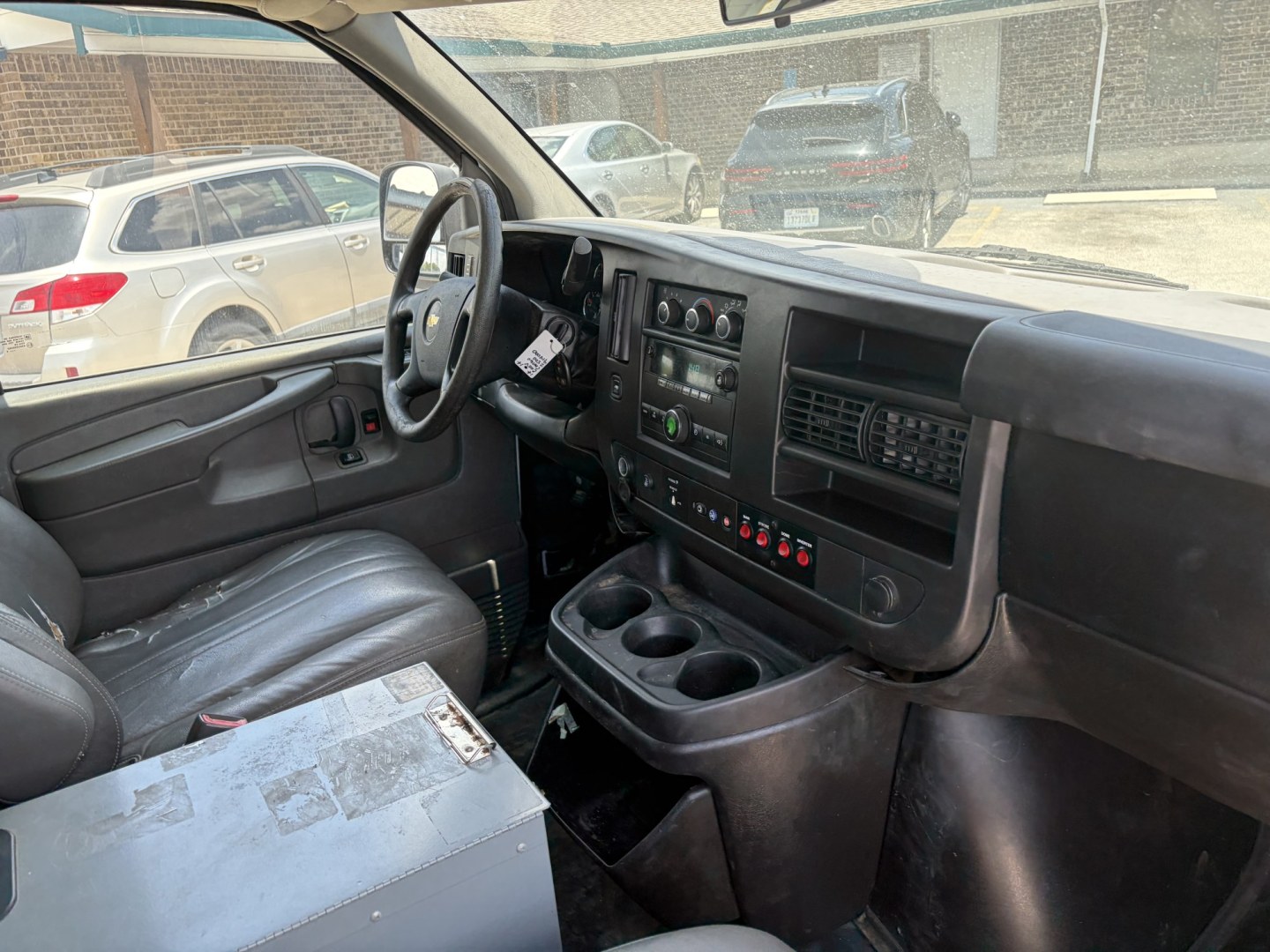 2014 White Chevrolet Express 2500 Cargo (1GCWGFCA1E1) with an 4.8L V8 OHV 16V engine, 6-Speed Automatic transmission, located at 1687 Business 35 S, New Braunfels, TX, 78130, (830) 625-7159, 29.655487, -98.051491- Photo#3