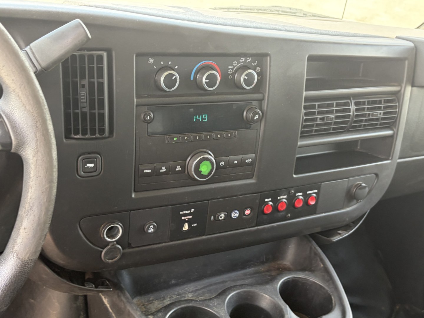 2014 White Chevrolet Express 2500 Cargo (1GCWGFCA1E1) with an 4.8L V8 OHV 16V engine, 6-Speed Automatic transmission, located at 1687 Business 35 S, New Braunfels, TX, 78130, (830) 625-7159, 29.655487, -98.051491- Photo#13