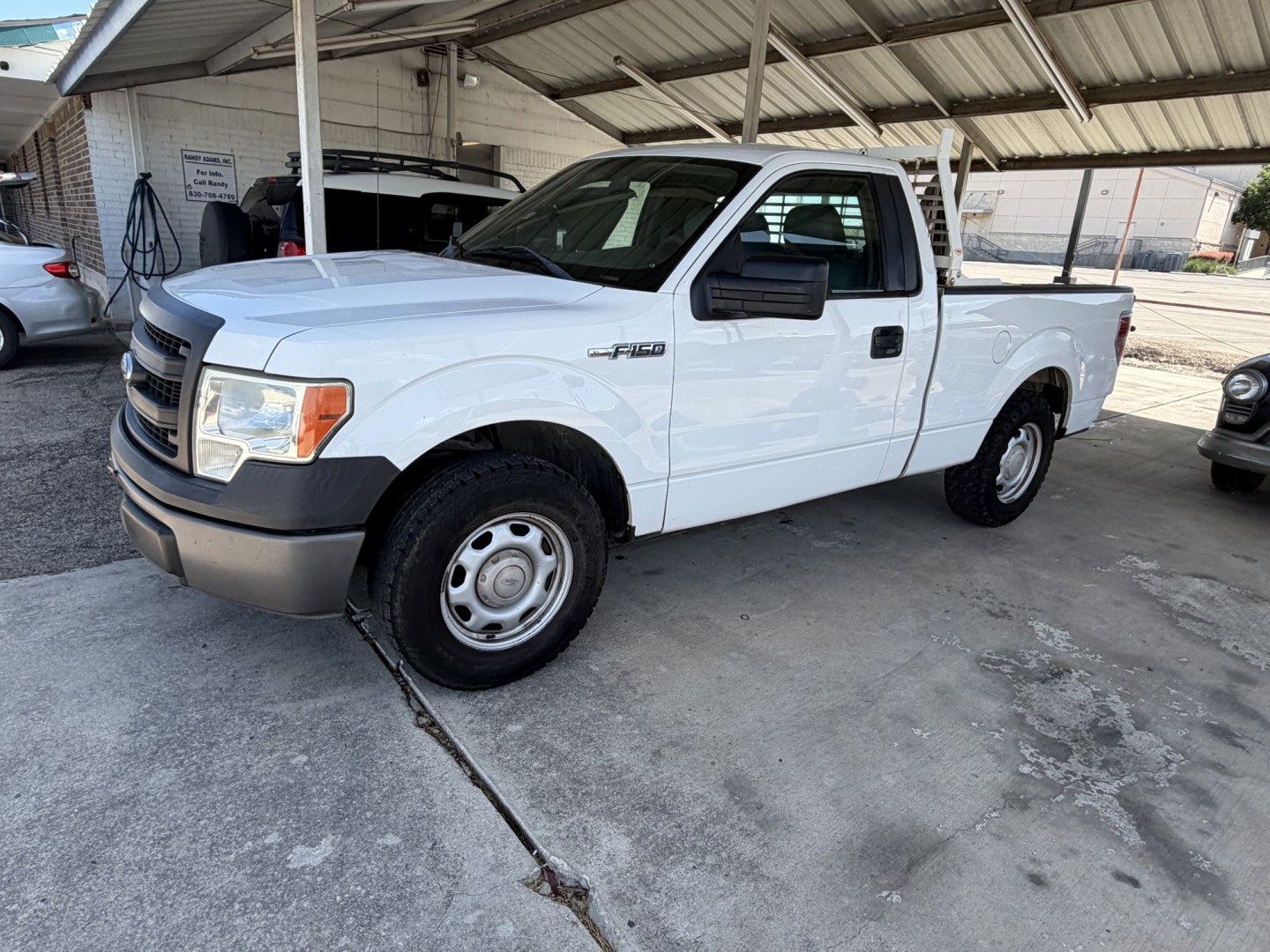 2014 White Ford F-150 STX 6.5-ft. Bed 2WD (1FTMF1CM3EK) with an 3.7L V6 DOHC 24V engine, 6A transmission, located at 1687 Business 35 S, New Braunfels, TX, 78130, (830) 625-7159, 29.655487, -98.051491- Photo#0