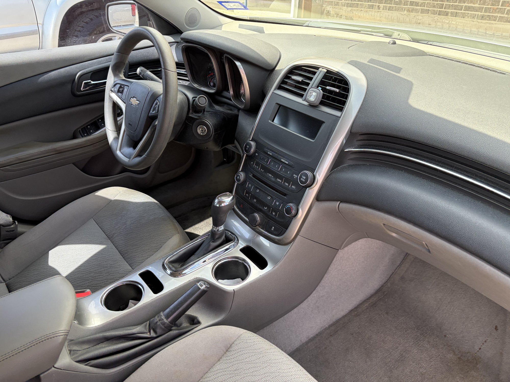 View vehicle photo 4