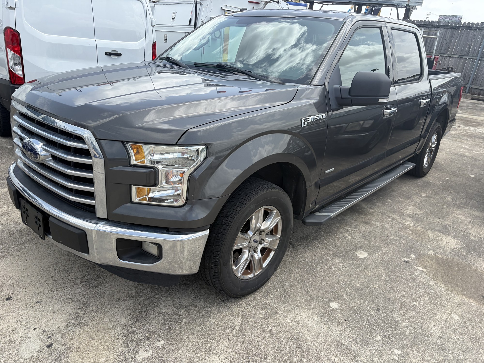photo of 2016 Ford F-150 XLT SuperCrew 5.5-ft. 2WD