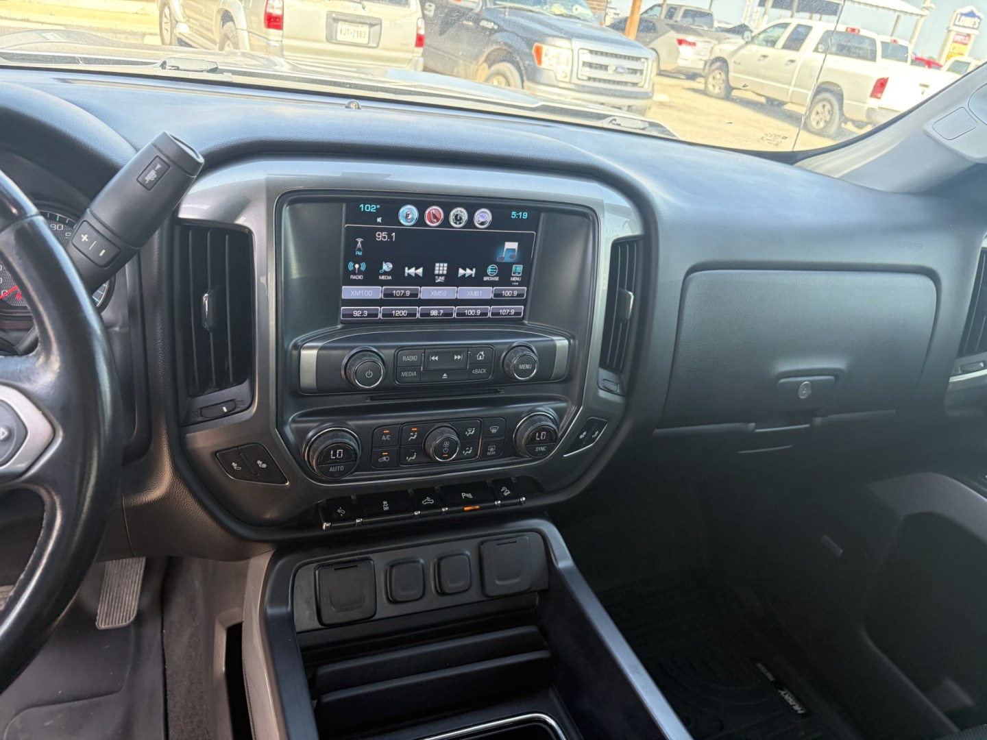 2018 Silver Chevrolet Silverado 1500 LT Crew Cab Long Box 4WD (3GCUKREC2JG) with an 5.3L V8 OHV 16V engine, 6A transmission, located at 1687 Business 35 S, New Braunfels, TX, 78130, (830) 625-7159, 29.655487, -98.051491- Photo#11
