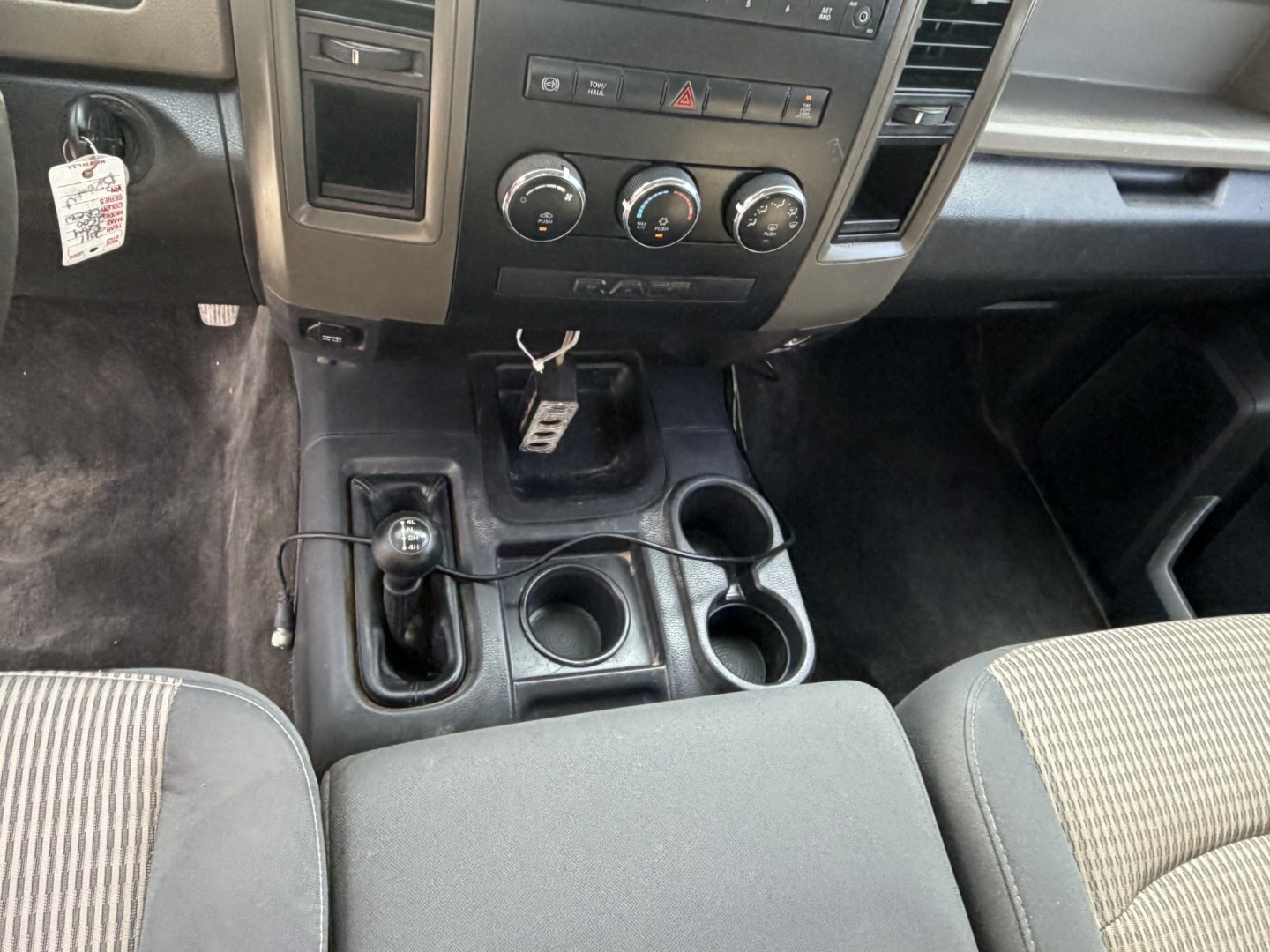 2011 Brown Dodge Ram 2500 SLT Crew Cab 4WD (3D7UT2CL4BG) with an 6.7L L6 OHV 24V TURBO DIESEL engine, located at 1687 Business 35 S, New Braunfels, TX, 78130, (830) 625-7159, 29.655487, -98.051491- Photo#14