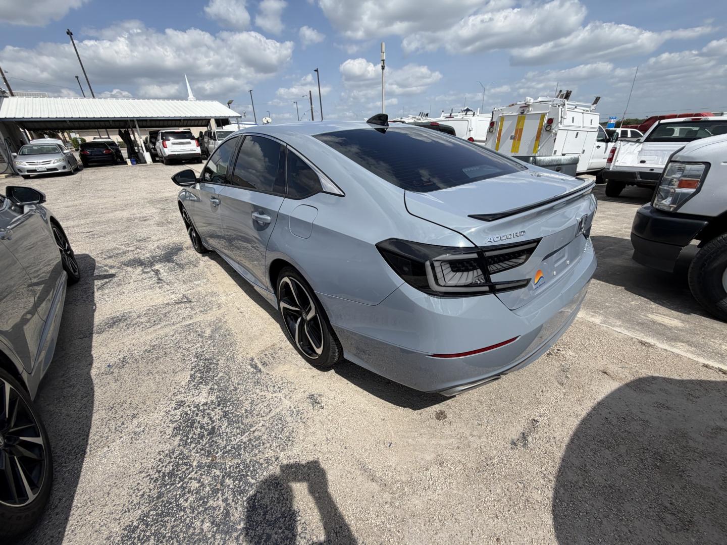 2022 Gray Honda Accord Sport 2.0T (1HGCV2F32NA) with an 2.0L L4 DOHC 16V TURBO engine, 10A transmission, located at 1687 Business 35 S, New Braunfels, TX, 78130, (830) 625-7159, 29.655487, -98.051491- Photo#5