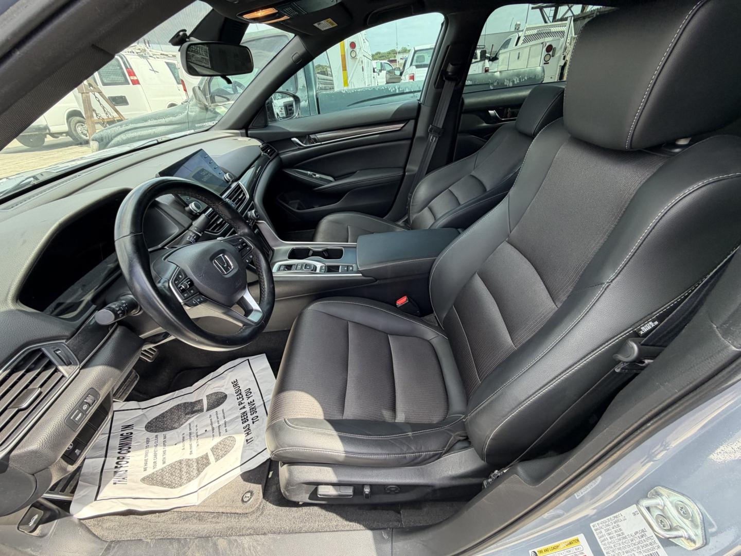 2022 Gray Honda Accord Sport 2.0T (1HGCV2F32NA) with an 2.0L L4 DOHC 16V TURBO engine, 10A transmission, located at 1687 Business 35 S, New Braunfels, TX, 78130, (830) 625-7159, 29.655487, -98.051491- Photo#8