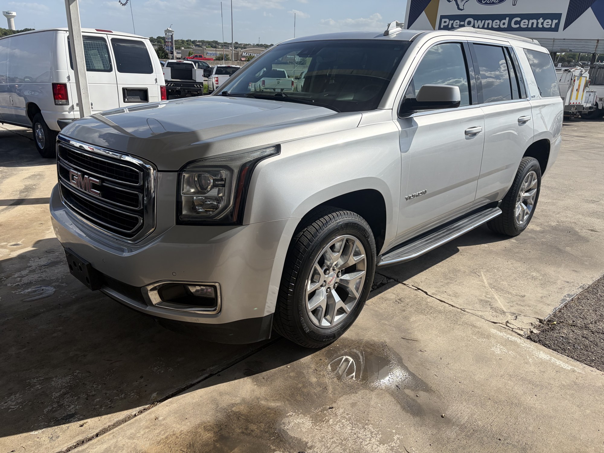 photo of 2018 GMC Yukon SLT 2WD