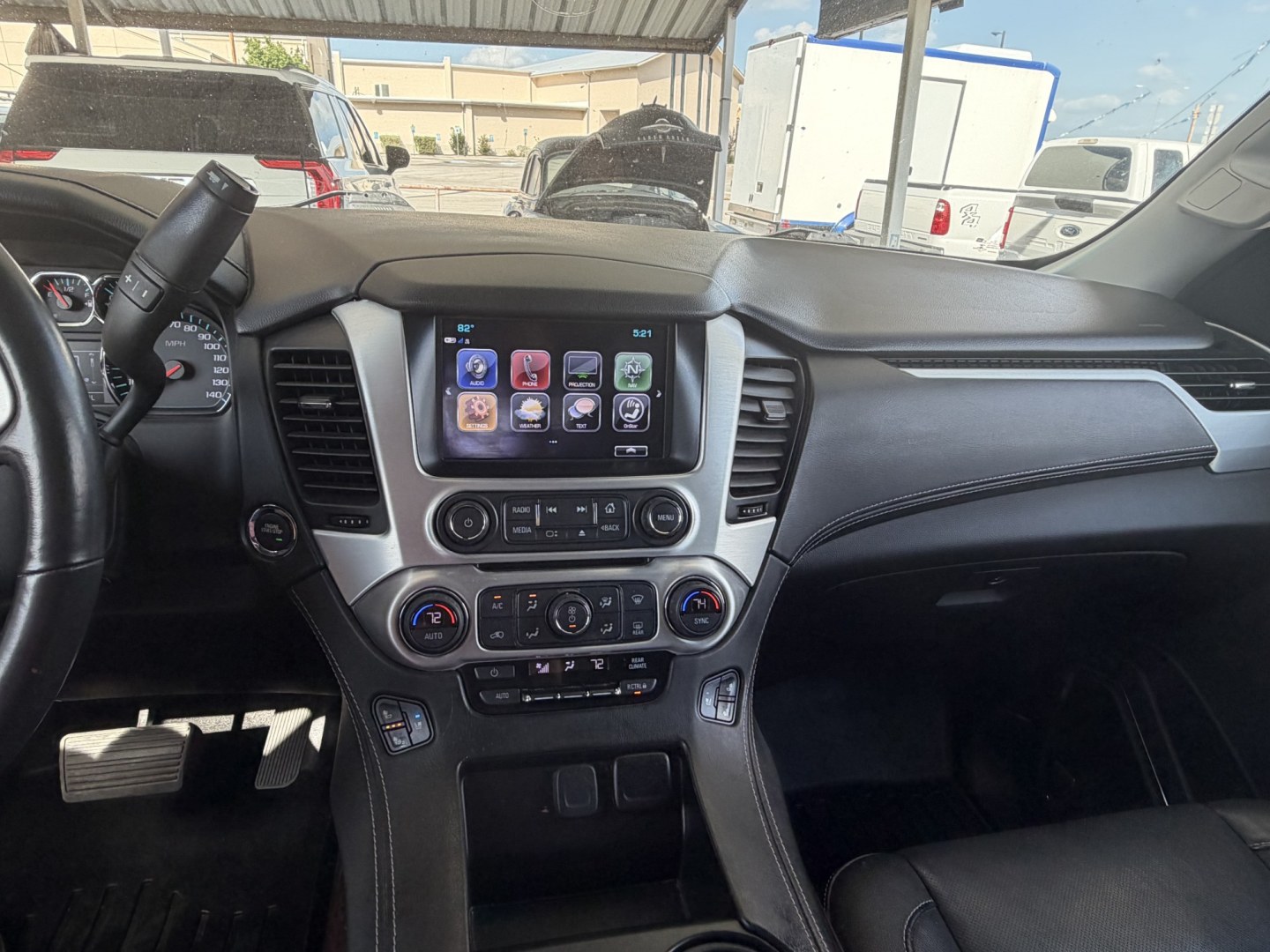2018 Silver GMC Yukon SLT 2WD (1GKS1BKC8JR) with an 5.3L V8 OHV 16V engine, 6A transmission, located at 1687 Business 35 S, New Braunfels, TX, 78130, (830) 625-7159, 29.655487, -98.051491- Photo#14