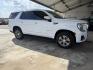 2023 White GMC Yukon SLE 2WD (1GKS1AKD0PR) with an 5.3L V8 OHV 16V engine, 10A transmission, located at 1687 Business 35 S, New Braunfels, TX, 78130, (830) 625-7159, 29.655487, -98.051491- Photo#1