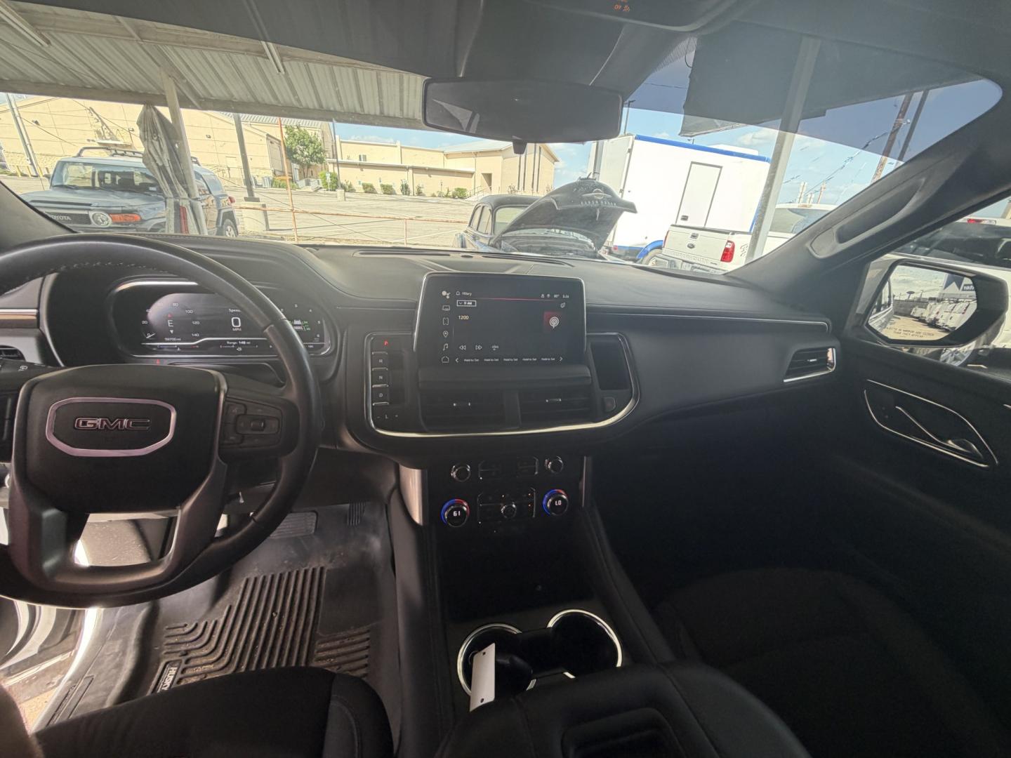 2023 White GMC Yukon SLE 2WD (1GKS1AKD0PR) with an 5.3L V8 OHV 16V engine, 10A transmission, located at 1687 Business 35 S, New Braunfels, TX, 78130, (830) 625-7159, 29.655487, -98.051491- Photo#11