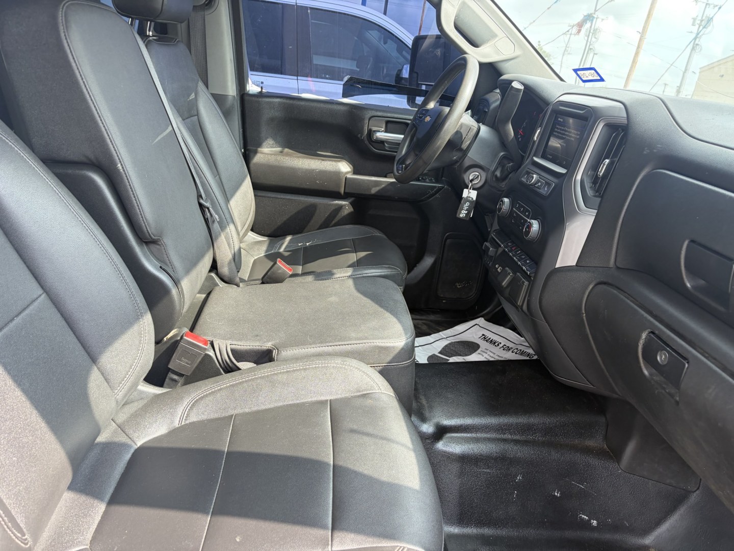 2022 White Chevrolet Silverado 3500HD Work Truck Crew Cab 2WD (1GC4WRE74NF) with an 6.6L V8 OHV 32V engine, 6A transmission, located at 1687 Business 35 S, New Braunfels, TX, 78130, (830) 625-7159, 29.655487, -98.051491- Photo#2