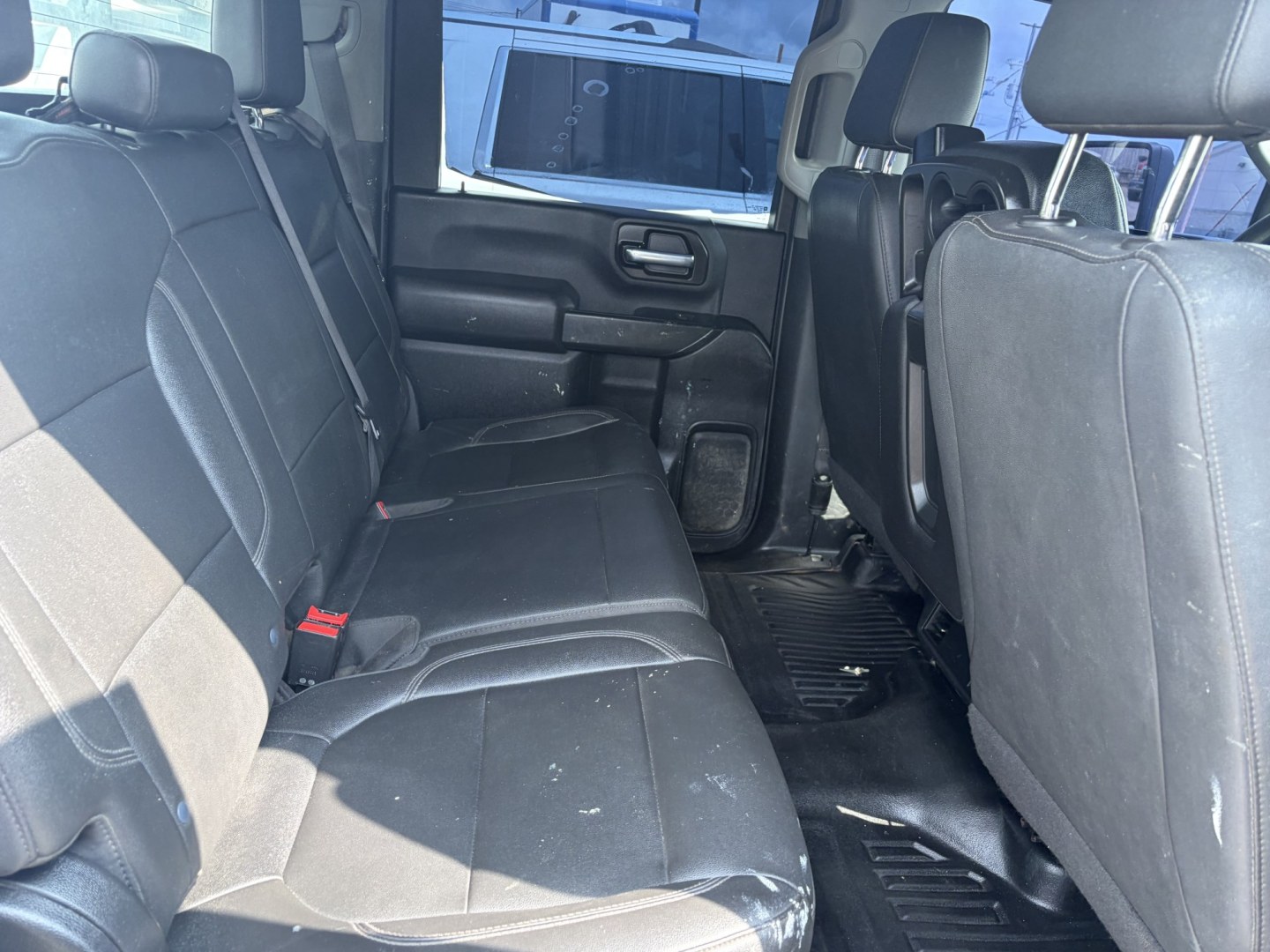 2022 White Chevrolet Silverado 3500HD Work Truck Crew Cab 2WD (1GC4WRE74NF) with an 6.6L V8 OHV 32V engine, 6A transmission, located at 1687 Business 35 S, New Braunfels, TX, 78130, (830) 625-7159, 29.655487, -98.051491- Photo#4